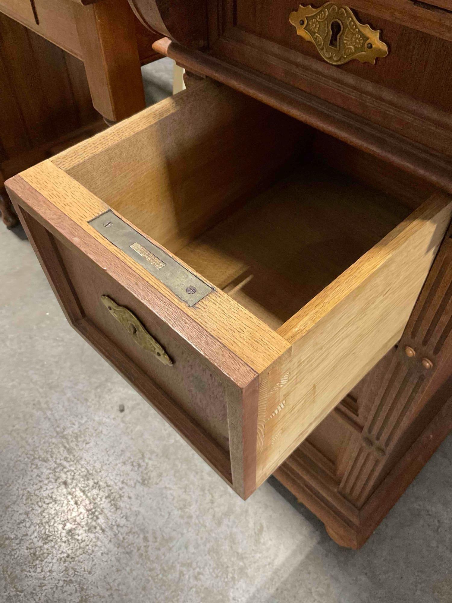 Lovely Antique Mahogany & Tiger Oak? Side Storage Cabinet w/ 6 Drawers, Tray & Keys. - 9