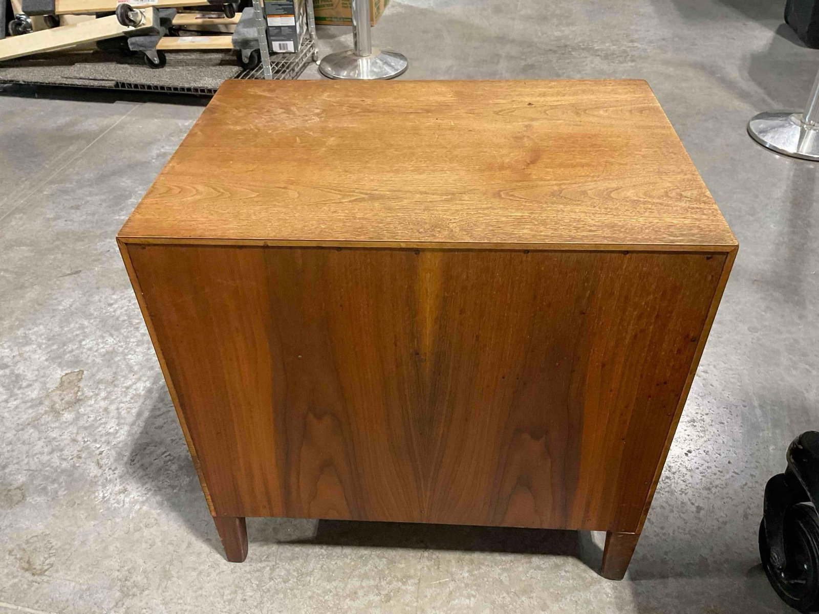 Vintage MCM Widdicomb Walnut Wood Bedside Table w/ Handsome Burl Details. See pics. - 6