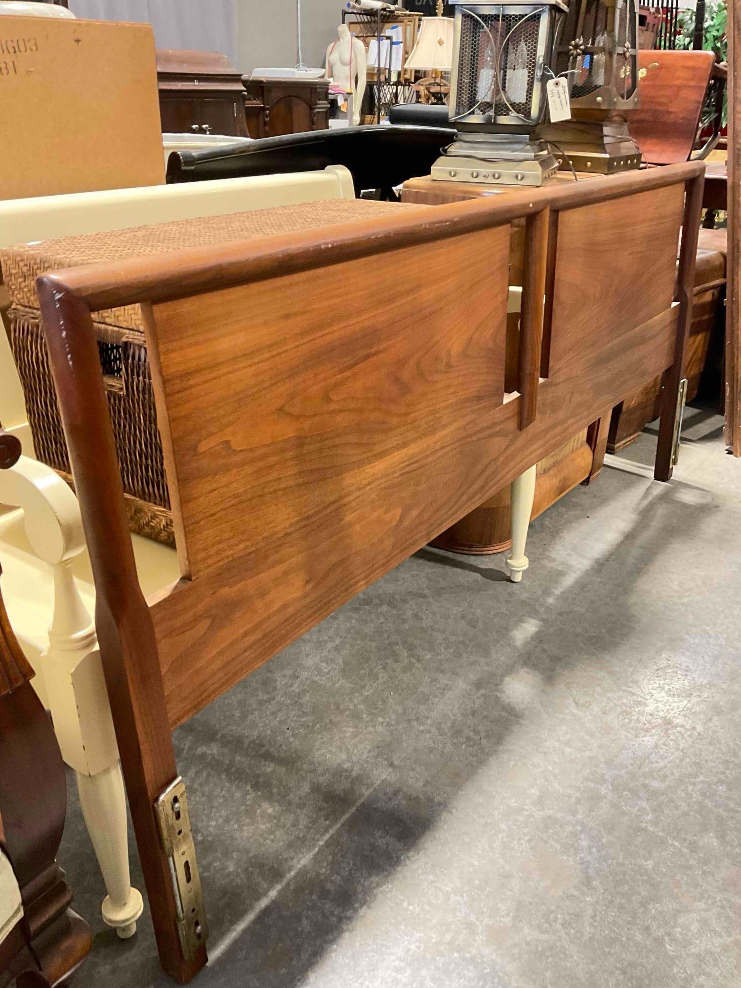 Handsome Vintage MCM Widdicomb Walnut Wood King Sized Head Board w/ Lovely Grain. - 2