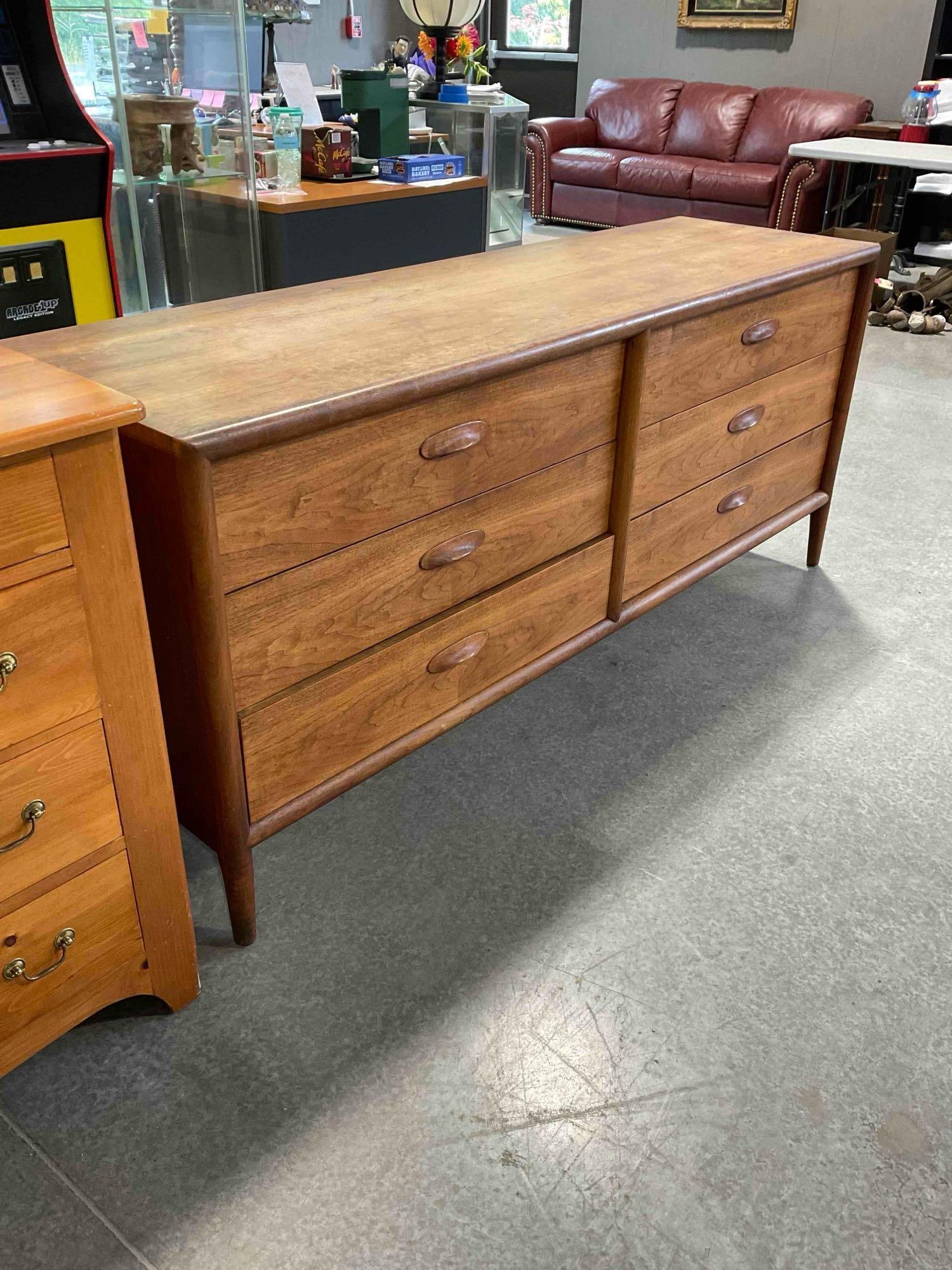 Handsome Vintage MCM Widdicomb Walnut Wood Lowboy 6-Drawer Dresser. See pics. - 2