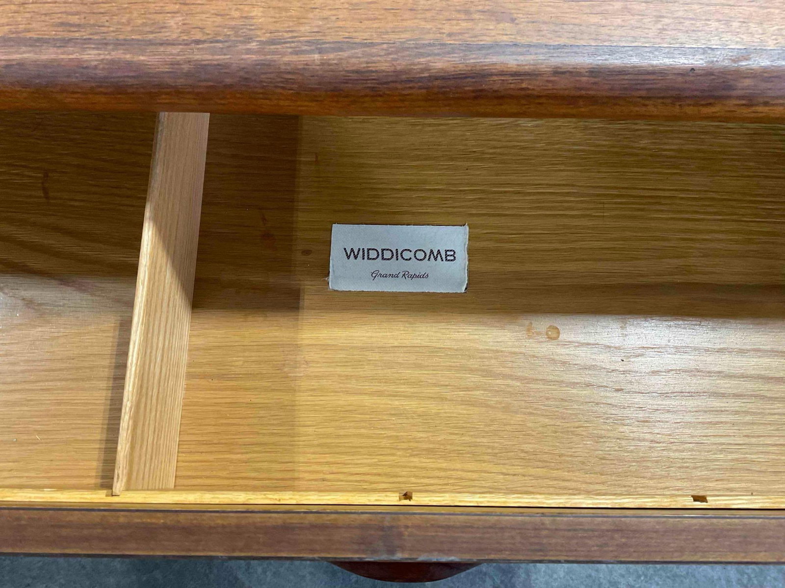 Handsome Vintage MCM Widdicomb Walnut Wood Lowboy 6-Drawer Dresser. See pics. - 5
