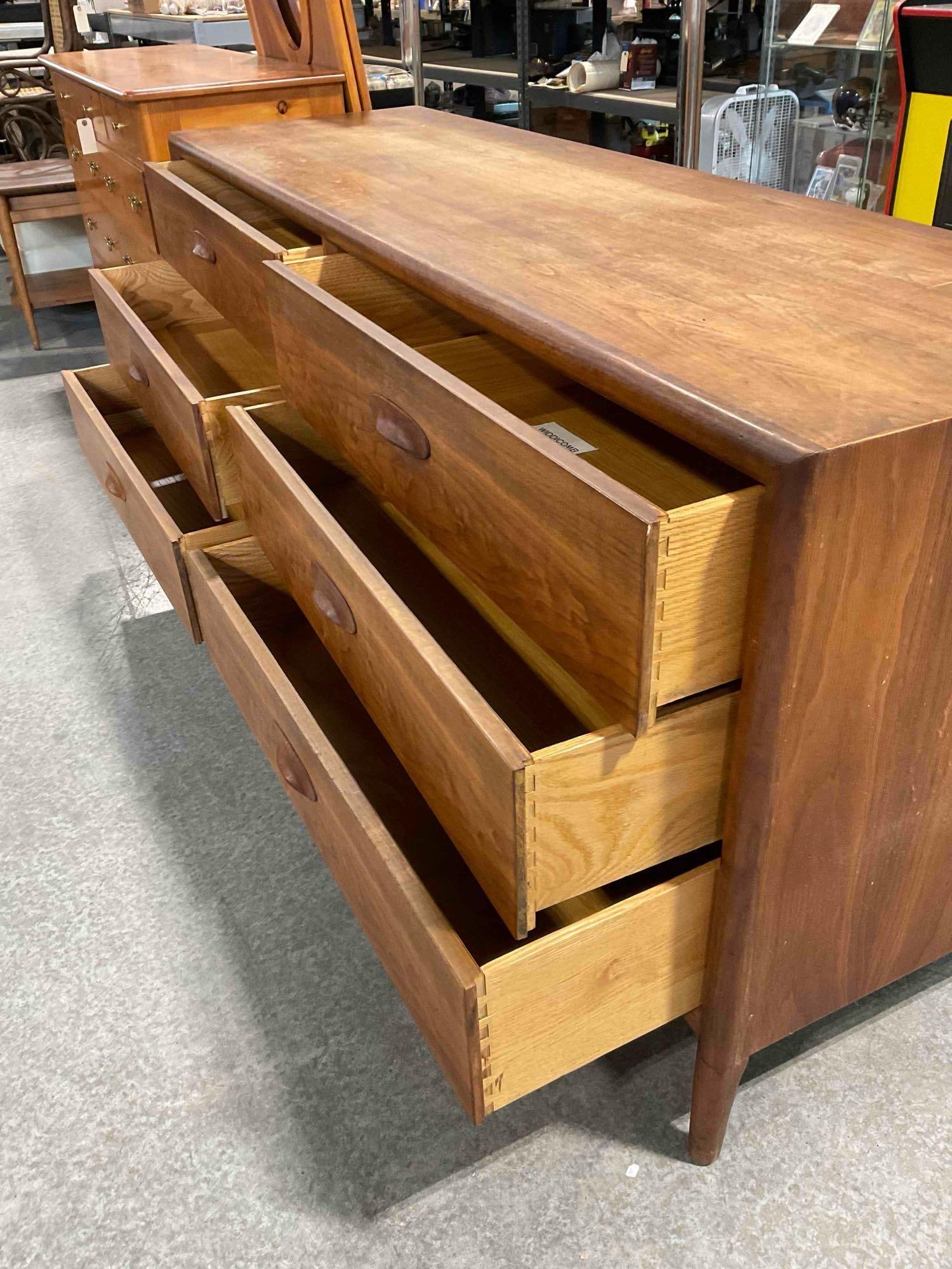Handsome Vintage MCM Widdicomb Walnut Wood Lowboy 6-Drawer Dresser. See pics. - 6