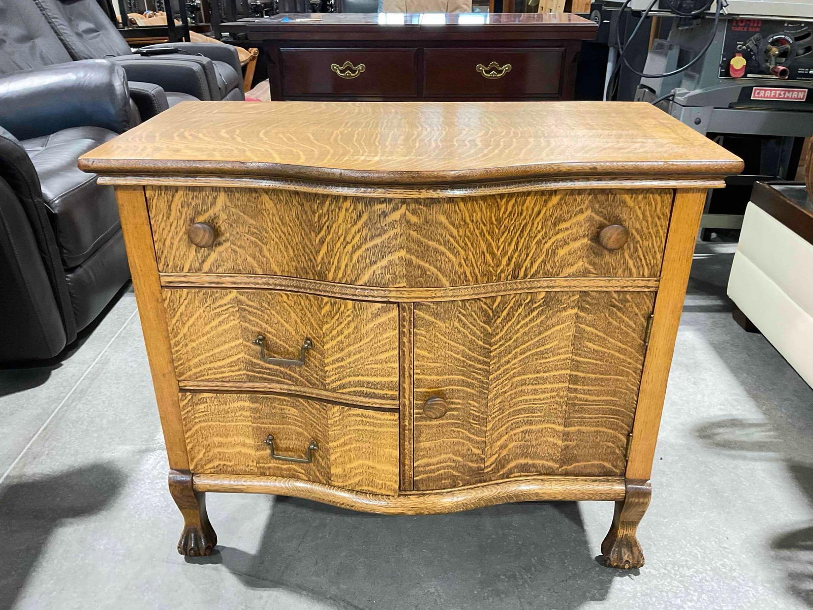 Antique Serpentine Front Quarter Sawn Tiger Oak Wood Commode w/ Fantastic Grain & Feet. (1 of 10)