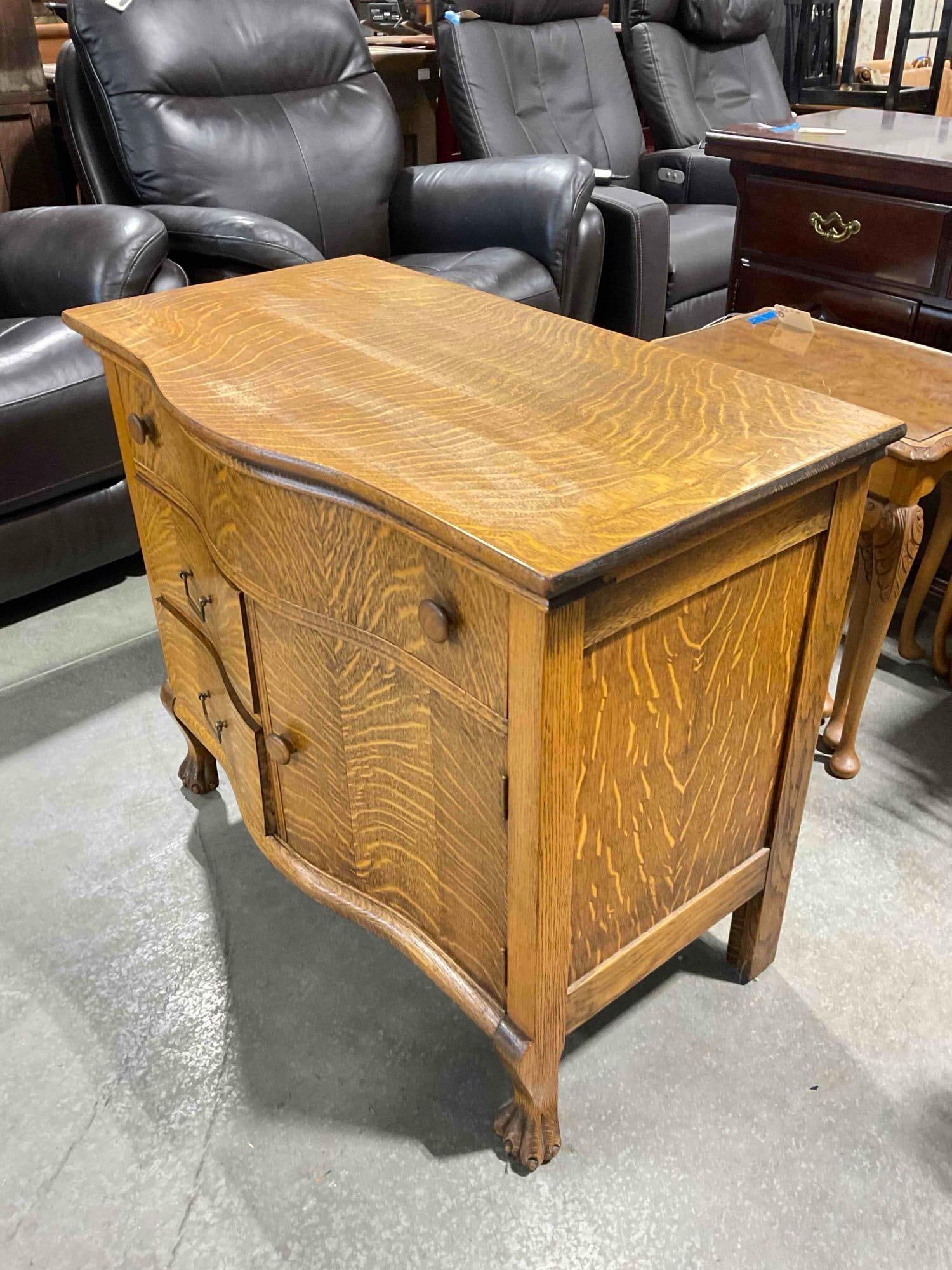 Antique Serpentine Front Quarter Sawn Tiger Oak Wood Commode w/ Fantastic Grain & Feet. - 3
