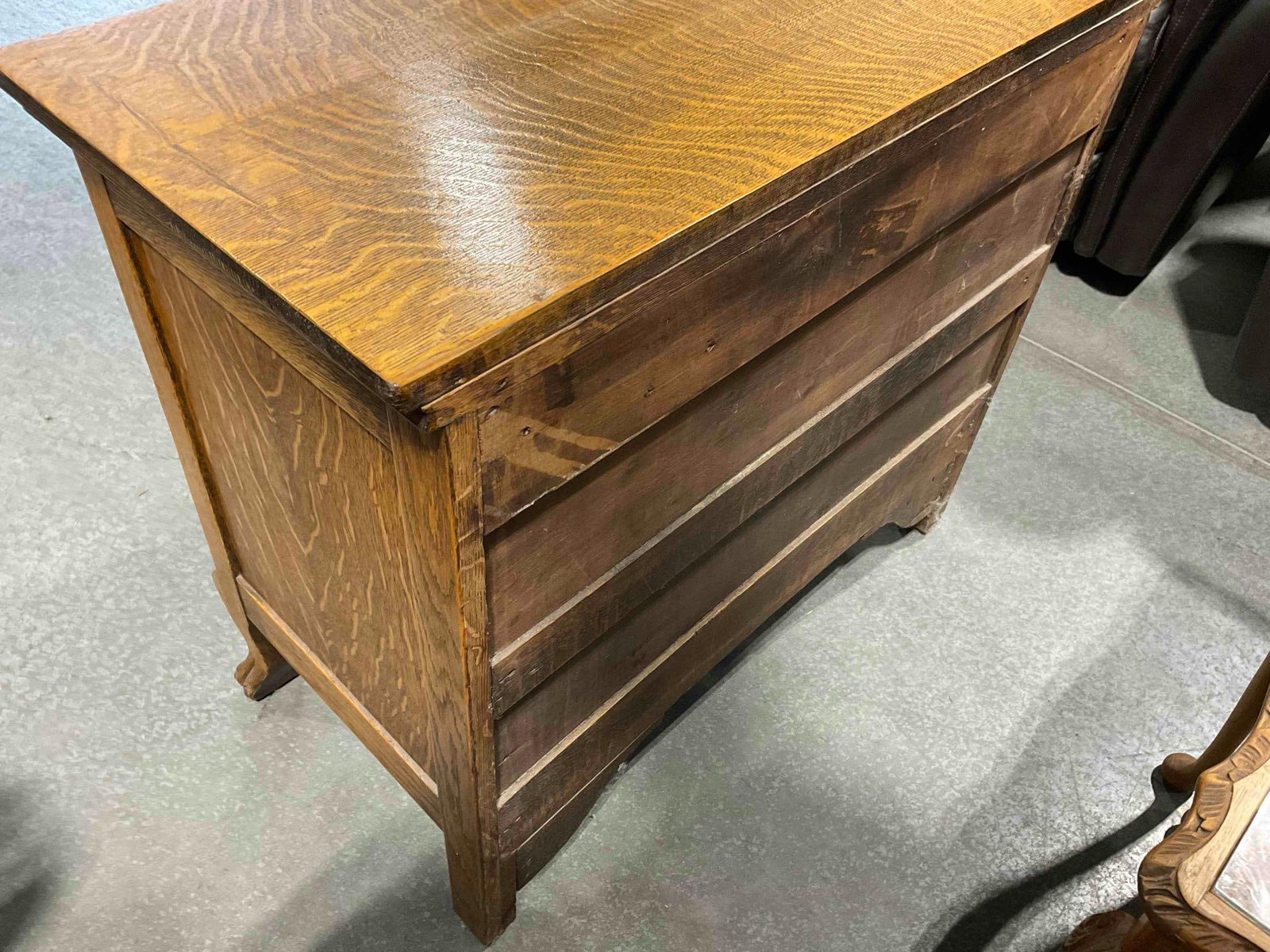 Antique Serpentine Front Quarter Sawn Tiger Oak Wood Commode w/ Fantastic Grain & Feet. - 4