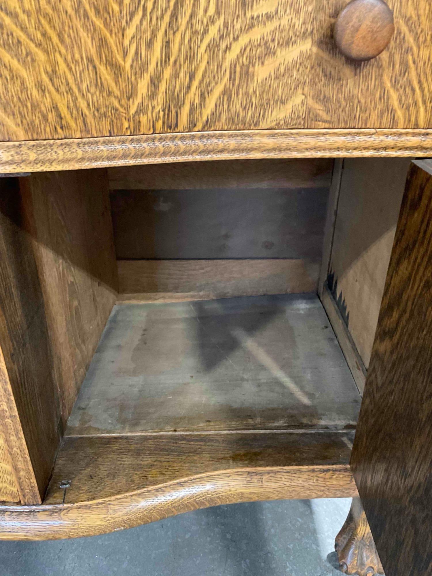 Antique Serpentine Front Quarter Sawn Tiger Oak Wood Commode w/ Fantastic Grain & Feet. - 7