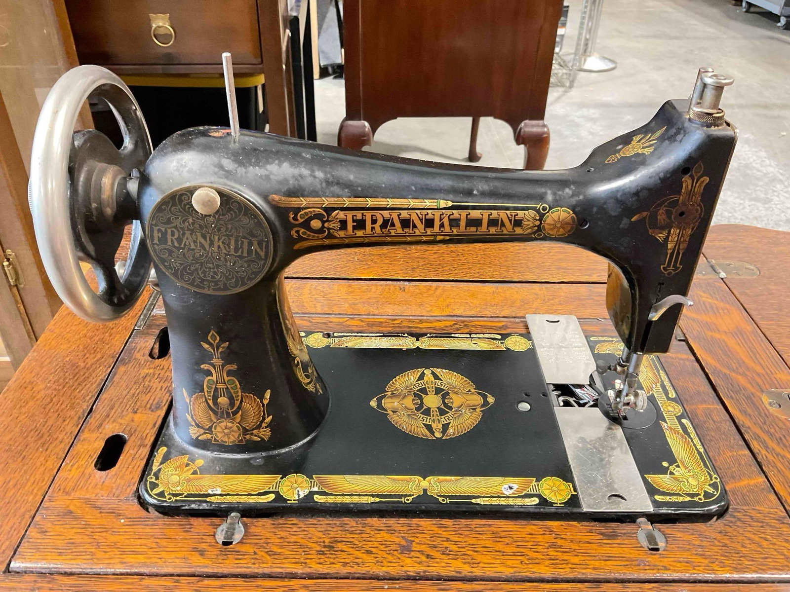 Antique Franklin Treadle Sewing Machine in Handsome Quarter Sawn Tiger Oak Cabinet. - 4