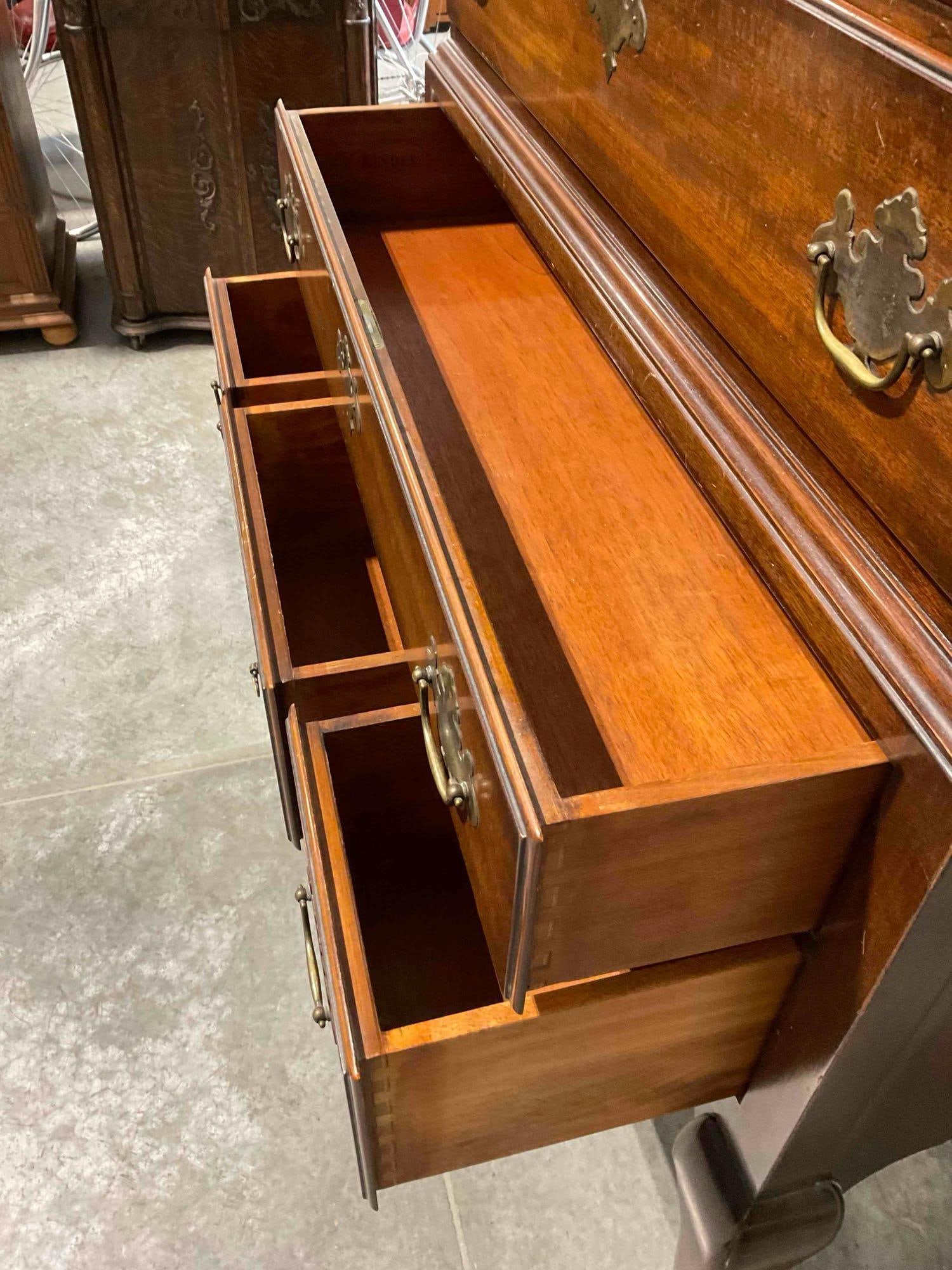 Vintage Kindel Queen Anne Style Mahogany Highboy Dresser w/ 11 Dovetailed Drawers. - 11