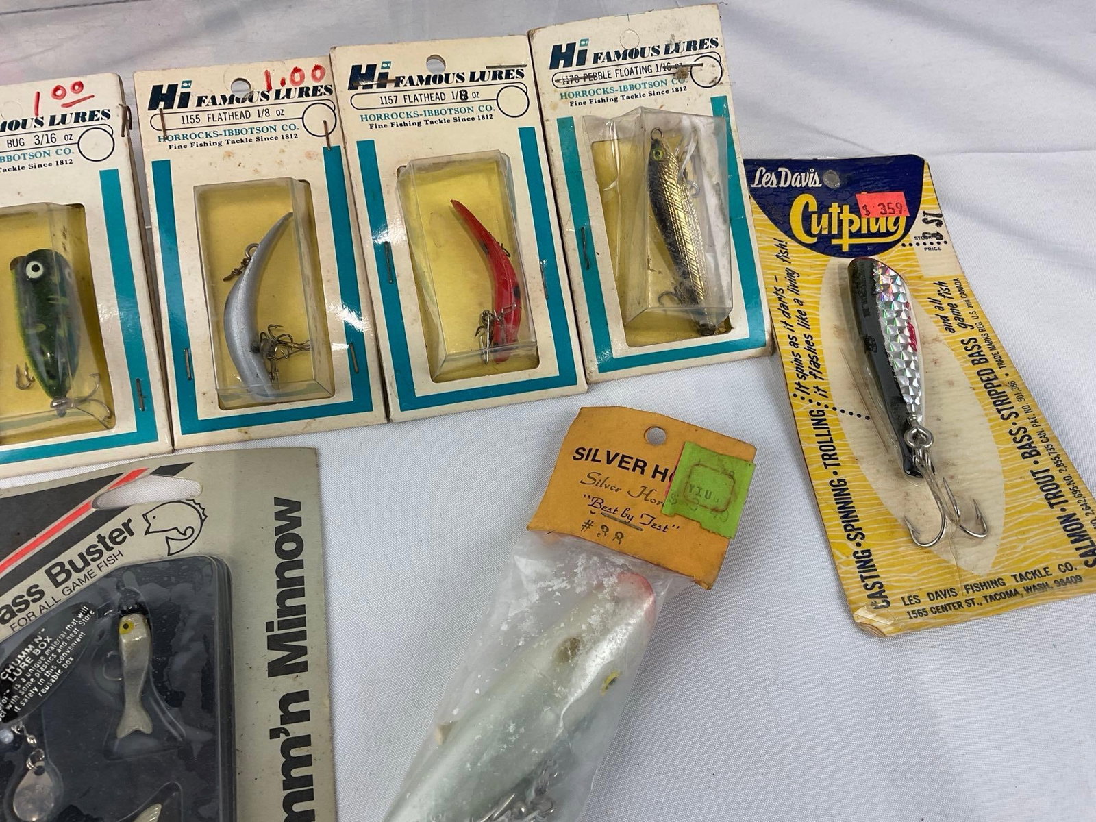 Assortment of Vintage Lures, HI Famous Lures, Flatheads, Lucky Bug, Vampire & more in packaging - 3
