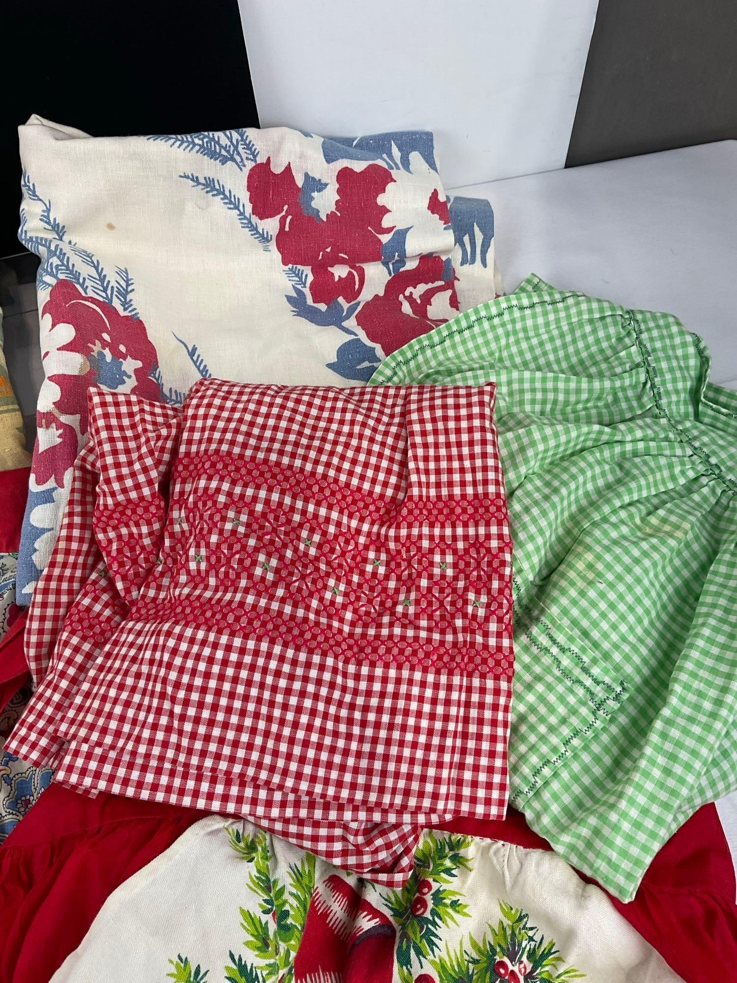 Variety of 4 Handmade Aprons, Cloth Calendar, & 2 Tablecloths, Floral patterns, approx 36x36 inches - 4