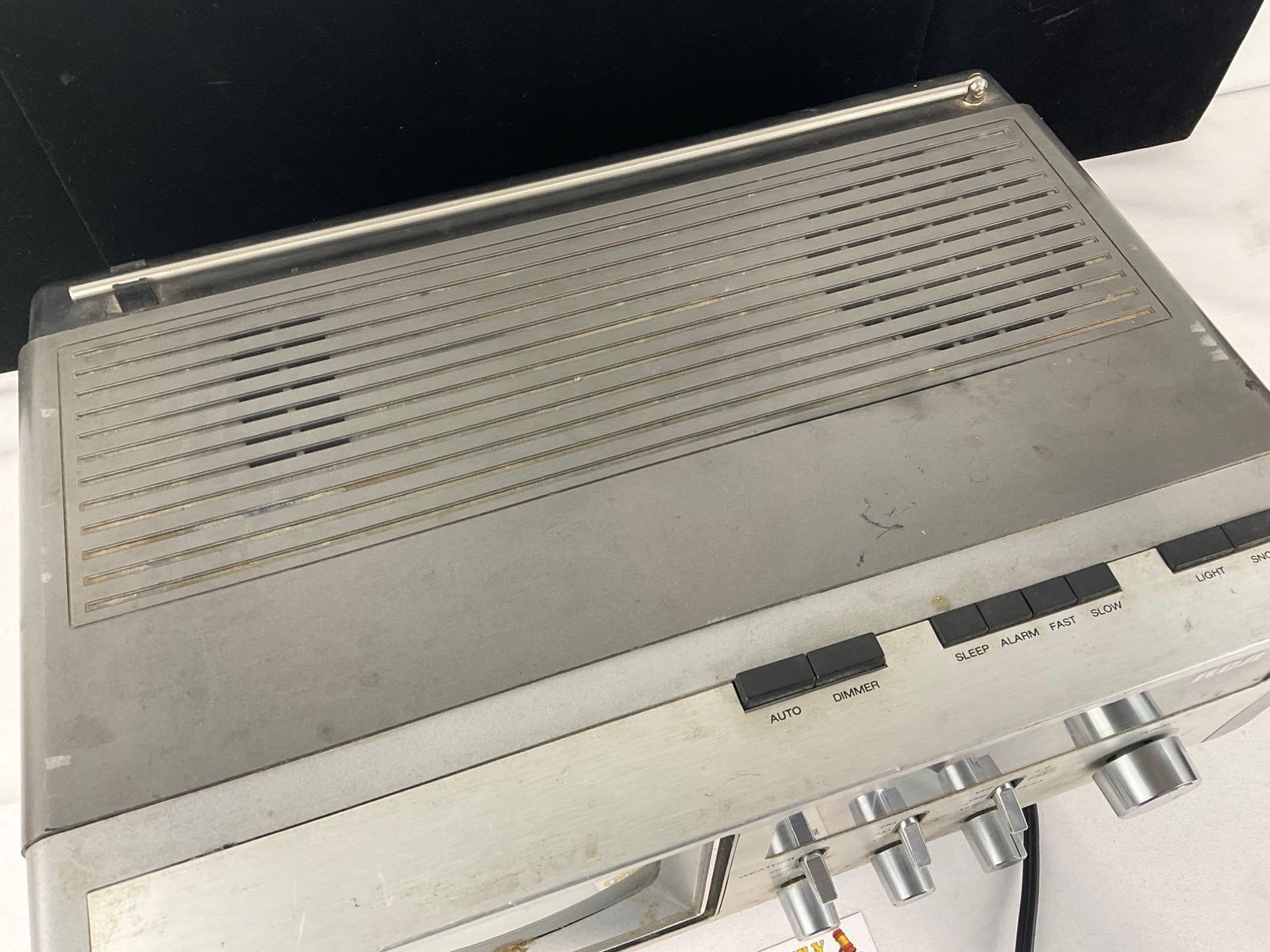 Vintage 1981 RCA Portable TV/Radio/Clock Model AJR? Tested & Powers on - 4