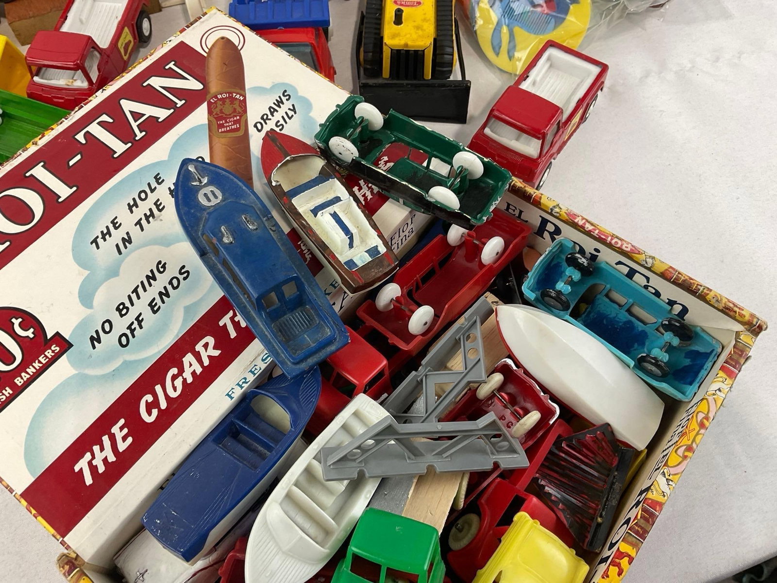 Variety of Diecast Cars, Marx, Tonka & other vintage toys, Erector, Lincoln Logs & more - 8