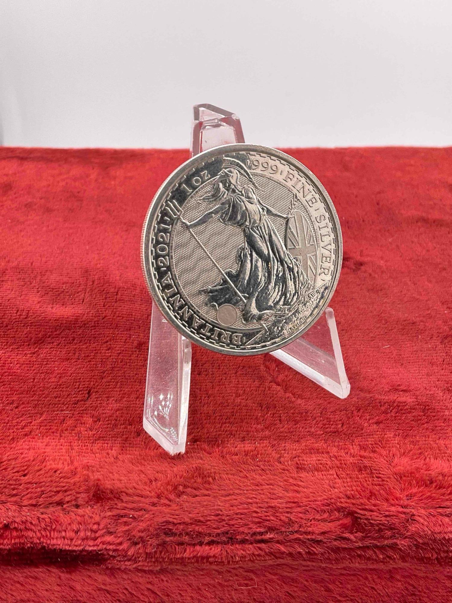 1 Oz .999 Silver Britannia 2 Pound Coin. - 3
