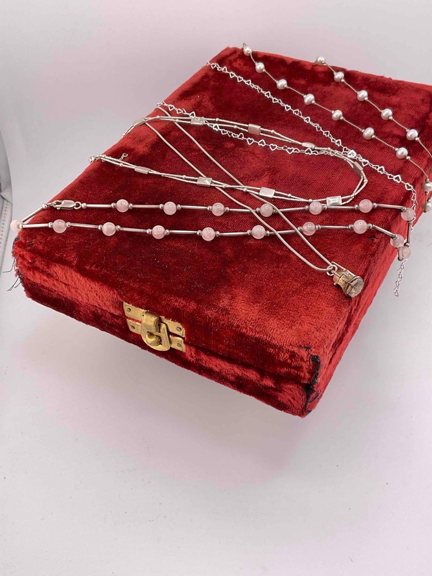 4 pcs Sterling Silver Necklaces & 1x Knotted Pearl Necklace. - 3