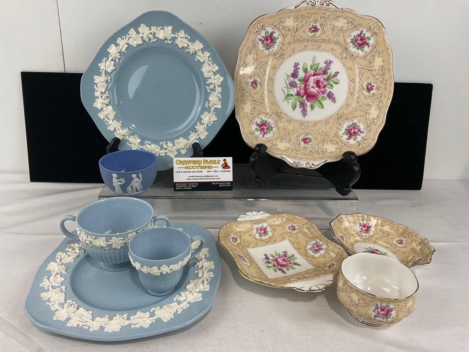 4 Antique Wedgwood China Pieces, & 4 Royal Albert Crown China Devonshire Lace Pattern (1 of 6)