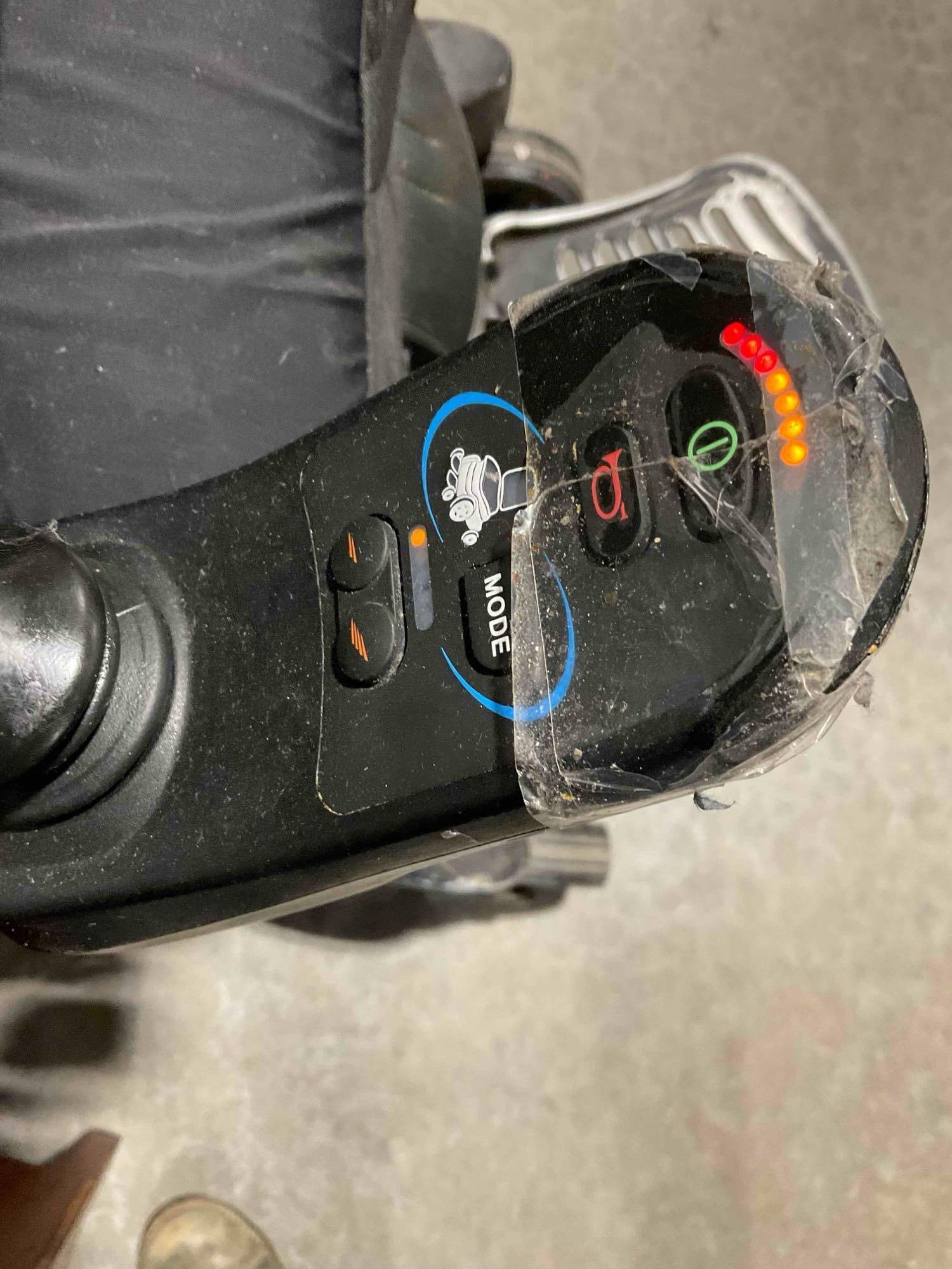 Sunrise Medical Quickie Q710 Power Wheelchair w/ Battery Charger & Maximizer. Tested, Works. - 4