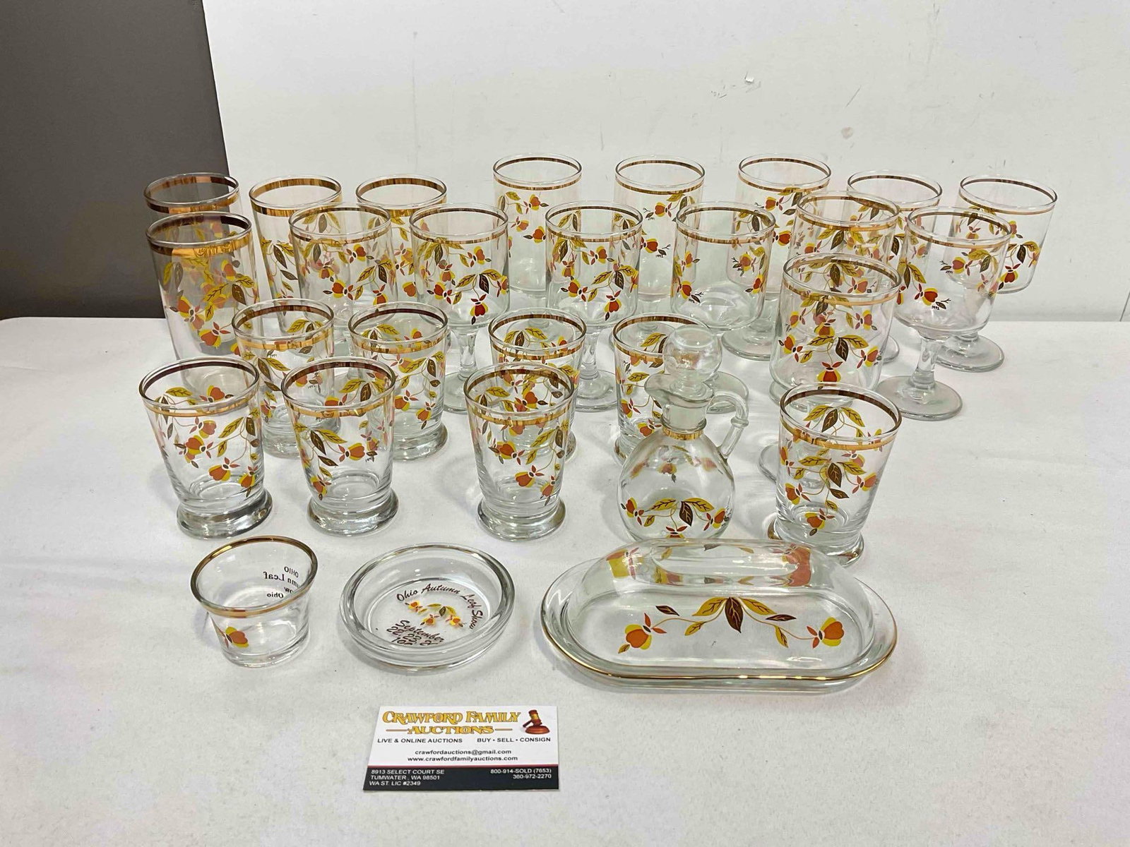 28 pcs Vintage Glassware w/ Hall China's Autumn Leaf Pattern, incl. Cups, Butter Dish & More!: 28 pcs Vintage Glassware w/ Hall China's Autumn Leaf Pattern, incl. Cups, Butter Dish & More! Minor wear indicative of age and use, some adhesive stains, See pics for condition. Fits in a box meas