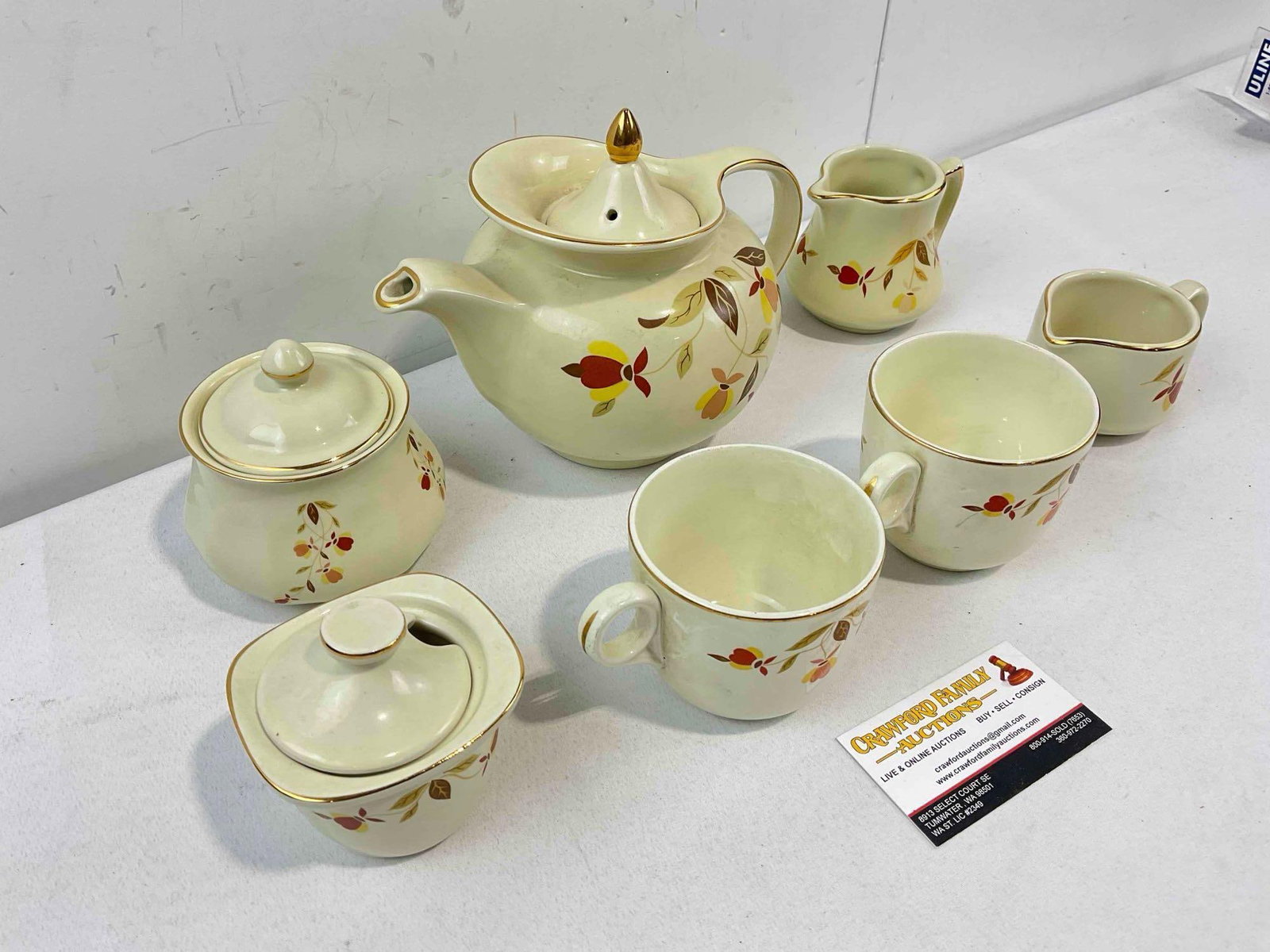 7 pcs Hall China Ceramic Tea Set w/ Autumn Leaves Pattern, incl. Teapot, Mugs, Creamer & More. - 3
