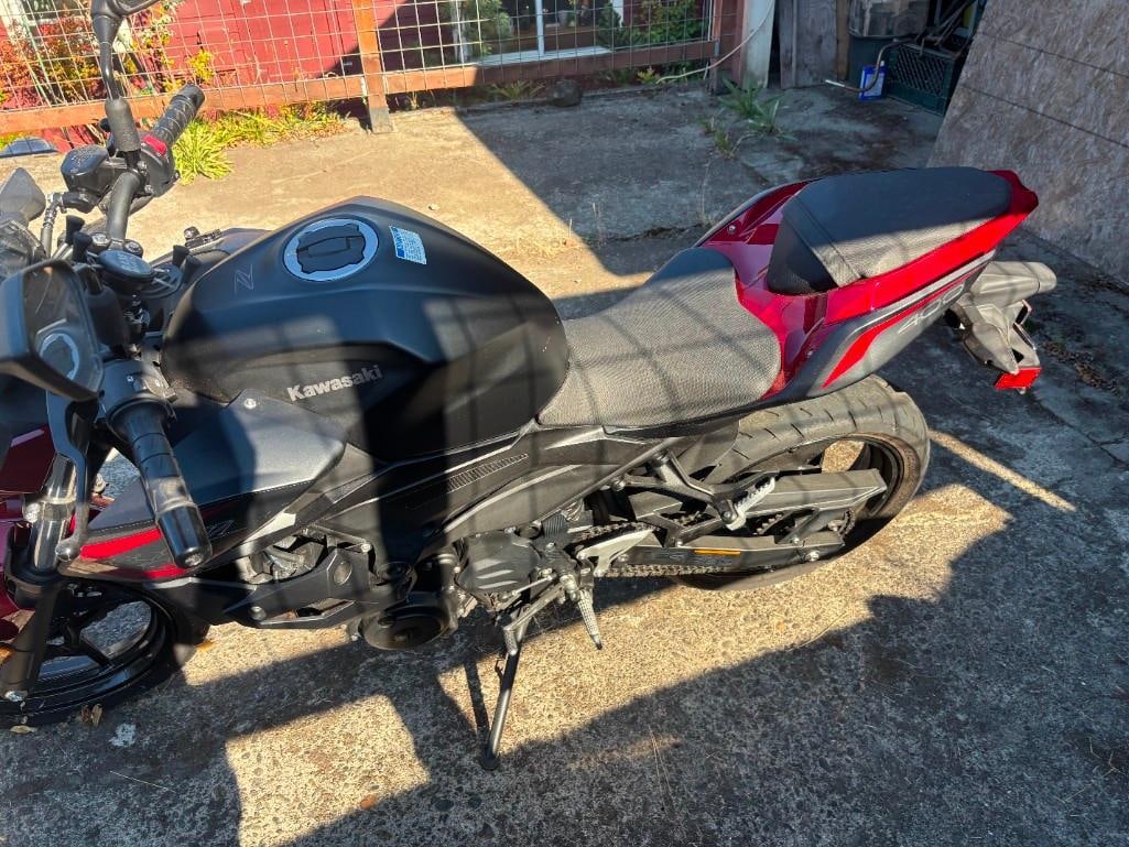 Kawasaki ER400-Z400 Sport Motorcycle w/ only 3779 miles, 2nd owner, good condition! - 3