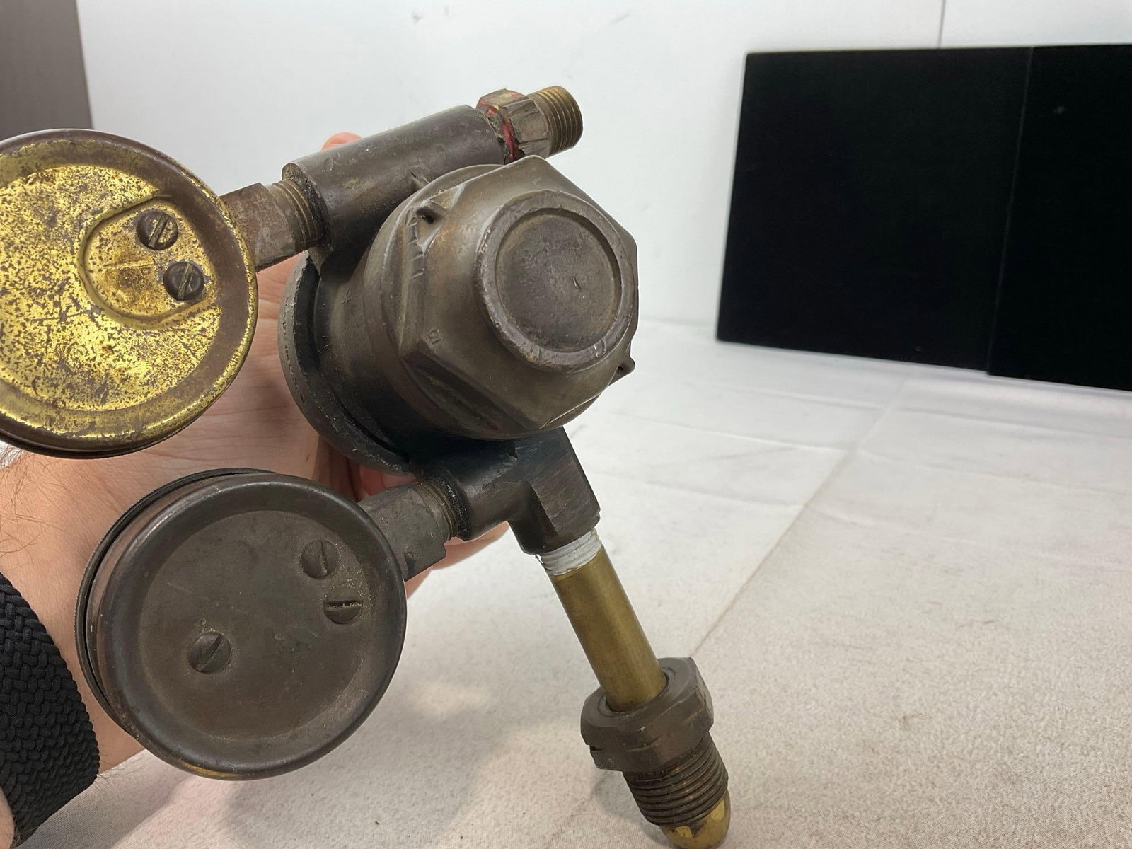 Pair of Cast Iron & Brass Valves, 2x National, Oxygen/Acetylene Gauges - 5