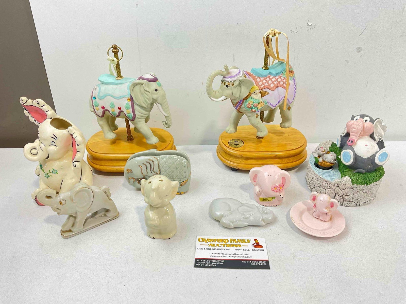 10 pcs Vintage Ceramic Elephant Collection, incl. Music Boxes, Card Holder, Pencil Sharpener. (1 of 3)