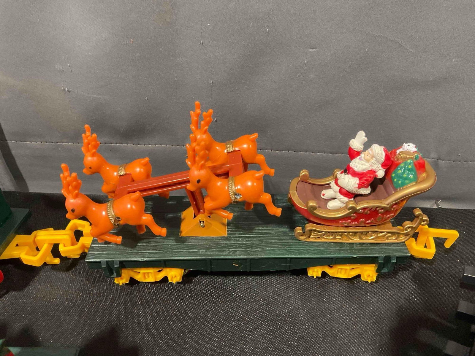 Vintage Animated Musical Christmas Train in Original Box. Not Working, Needs Batteries. See pics. - 6