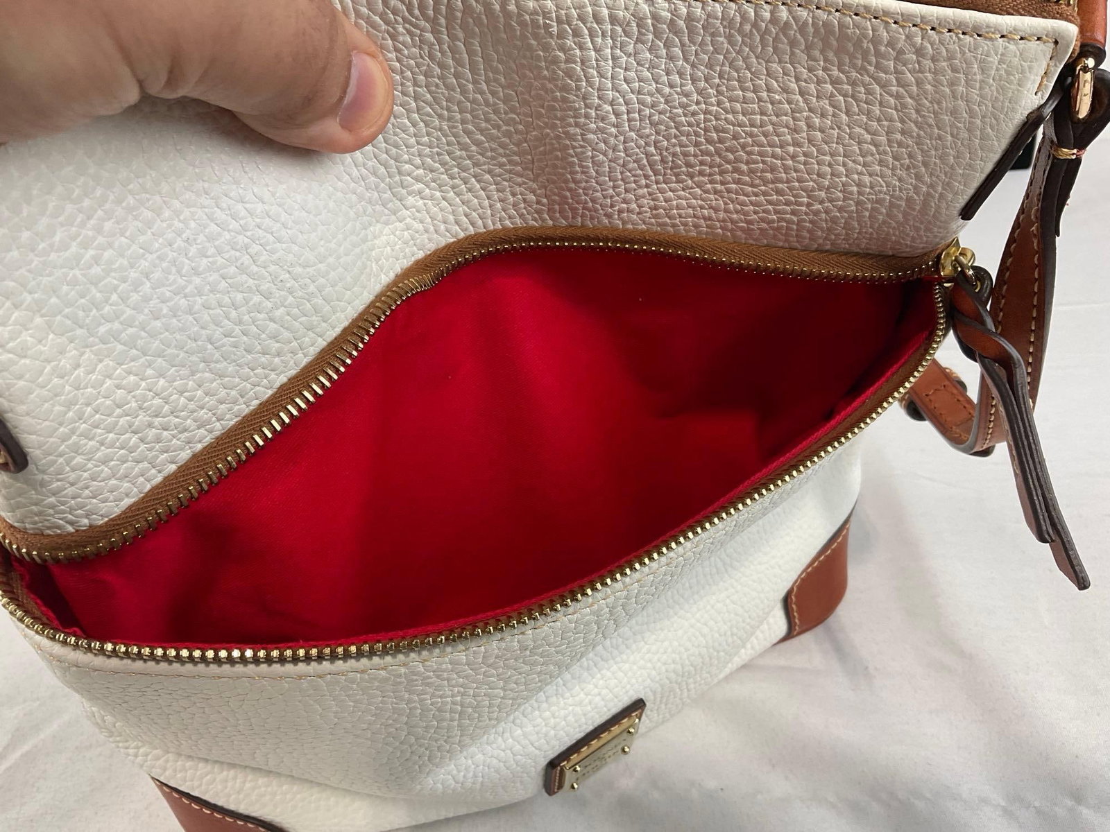 Dooney & Bourke White Pebbled Leather Crossbody Bag, w/Brown Trim, & Bright Red lining - 5