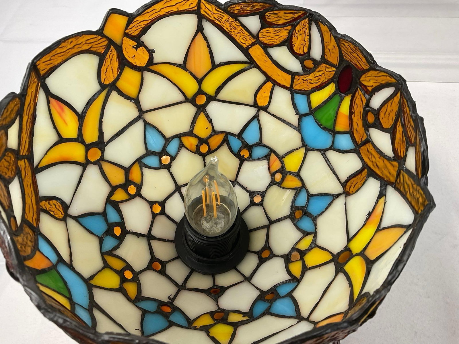 Tiffany Style Stained Glass Wall Sconce, White, Amber, & Blue glass, Plug in, tested & working - 4