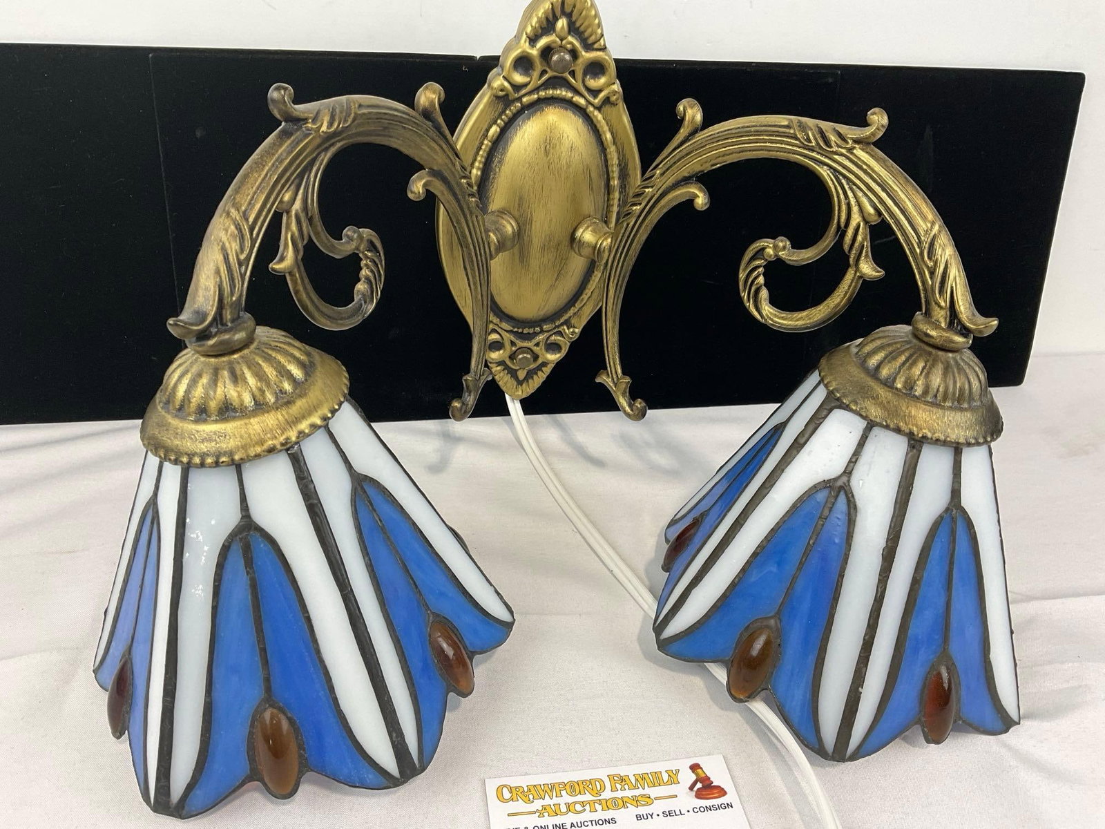 Tiffany Style Floral Wall Sconce White/Blue Stained Glass, & brass tone metal bracket - 2