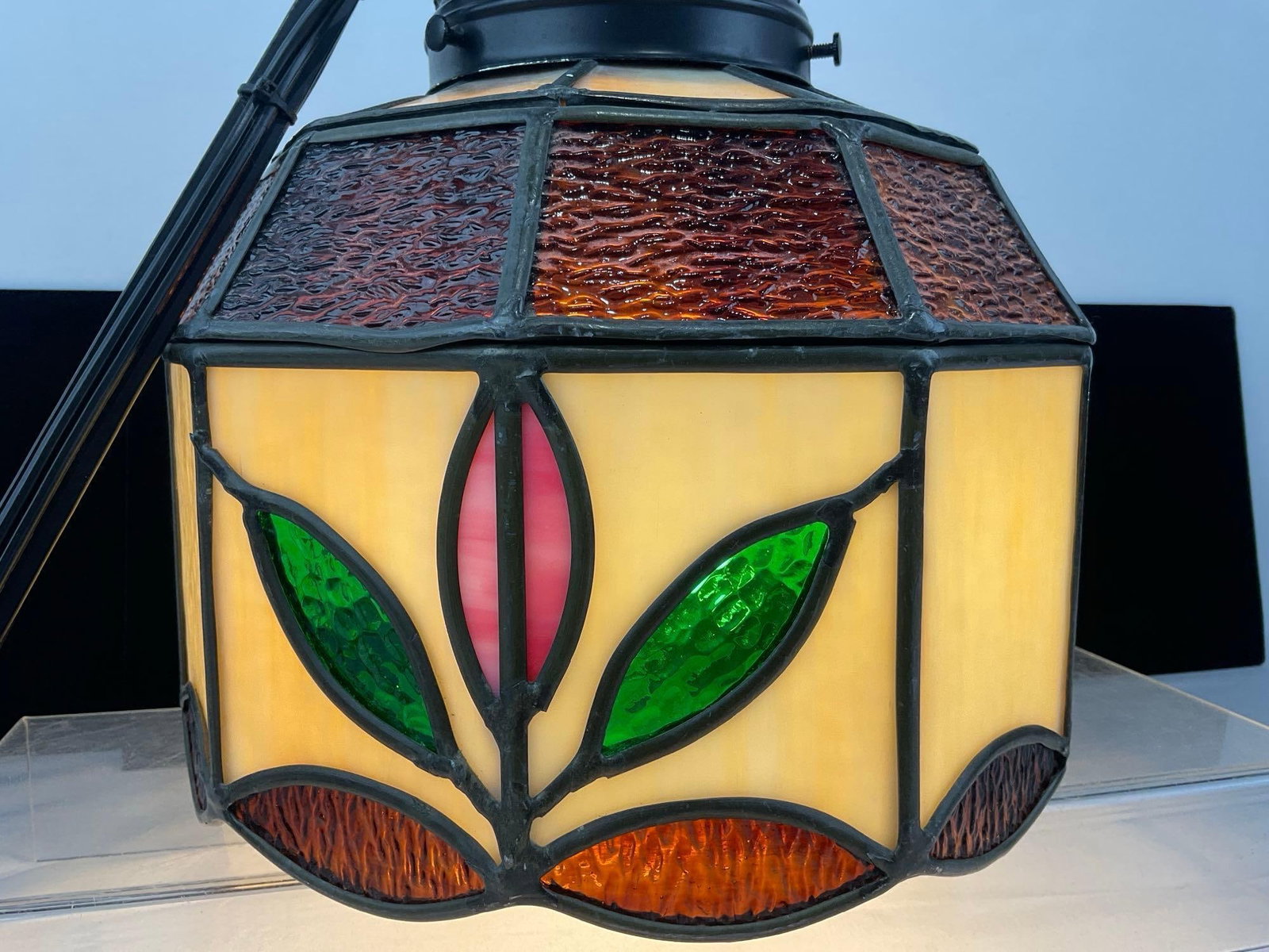 Tiffany Style Amber & Slag Stained Glass Lamp w/Wall Bracket, tested & working - 2
