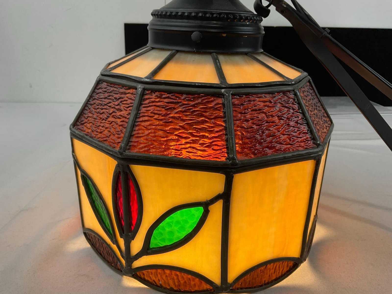 Tiffany Style Amber & Slag Stained Glass Lamp w/Wall Bracket, tested & working - 3