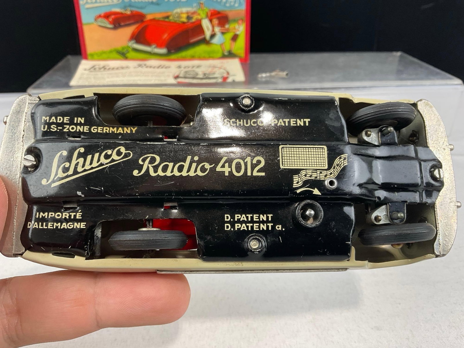 Vintage Schuco Radio 4012 made in Germany, Diecast Car, w/Key, Original cardboard box - 2