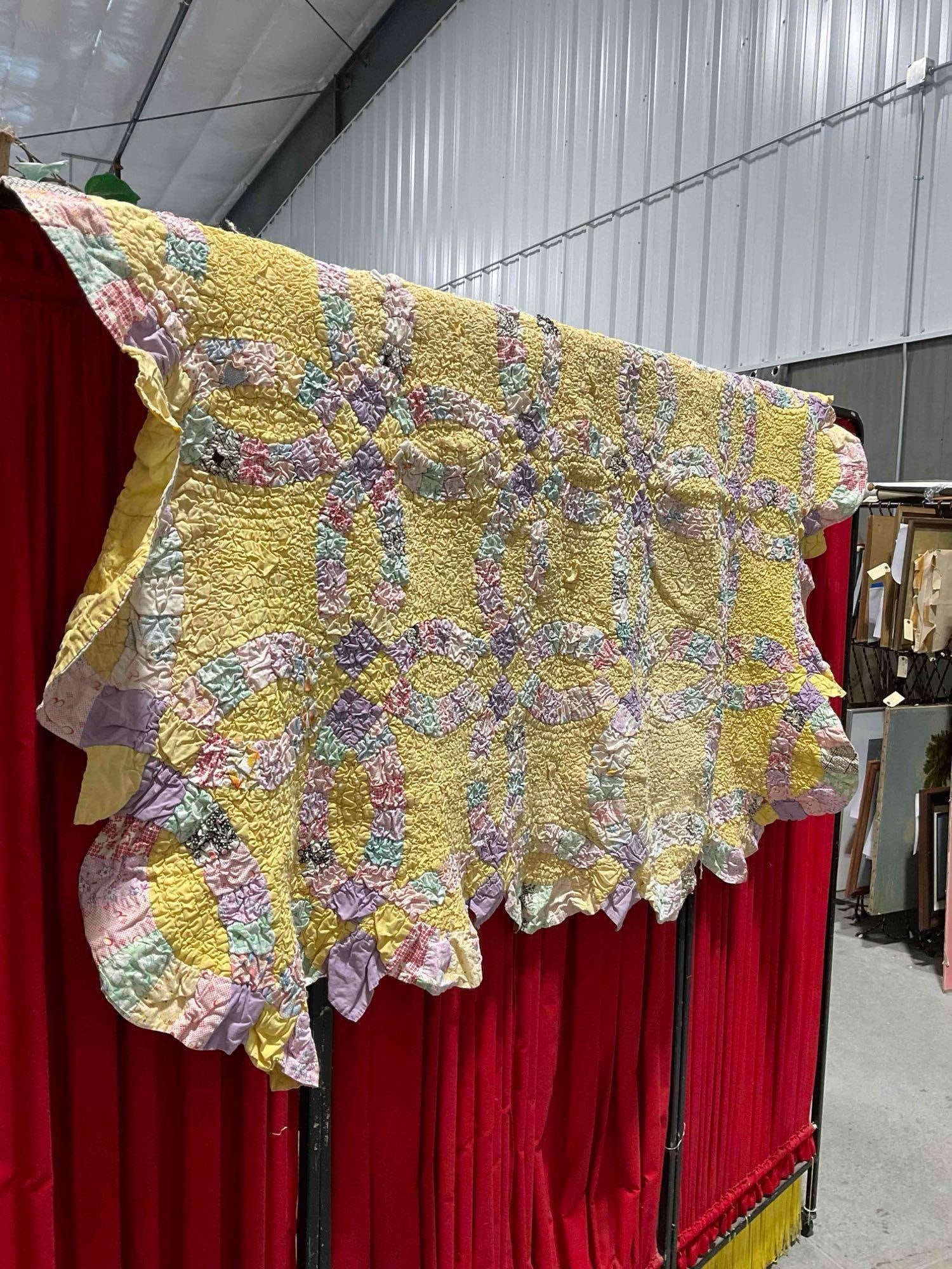 Vintage Hand Quilted Purple & Yellow Double Wedding Ring Blanket Bedspread. 55" x 48" x 1" - 2