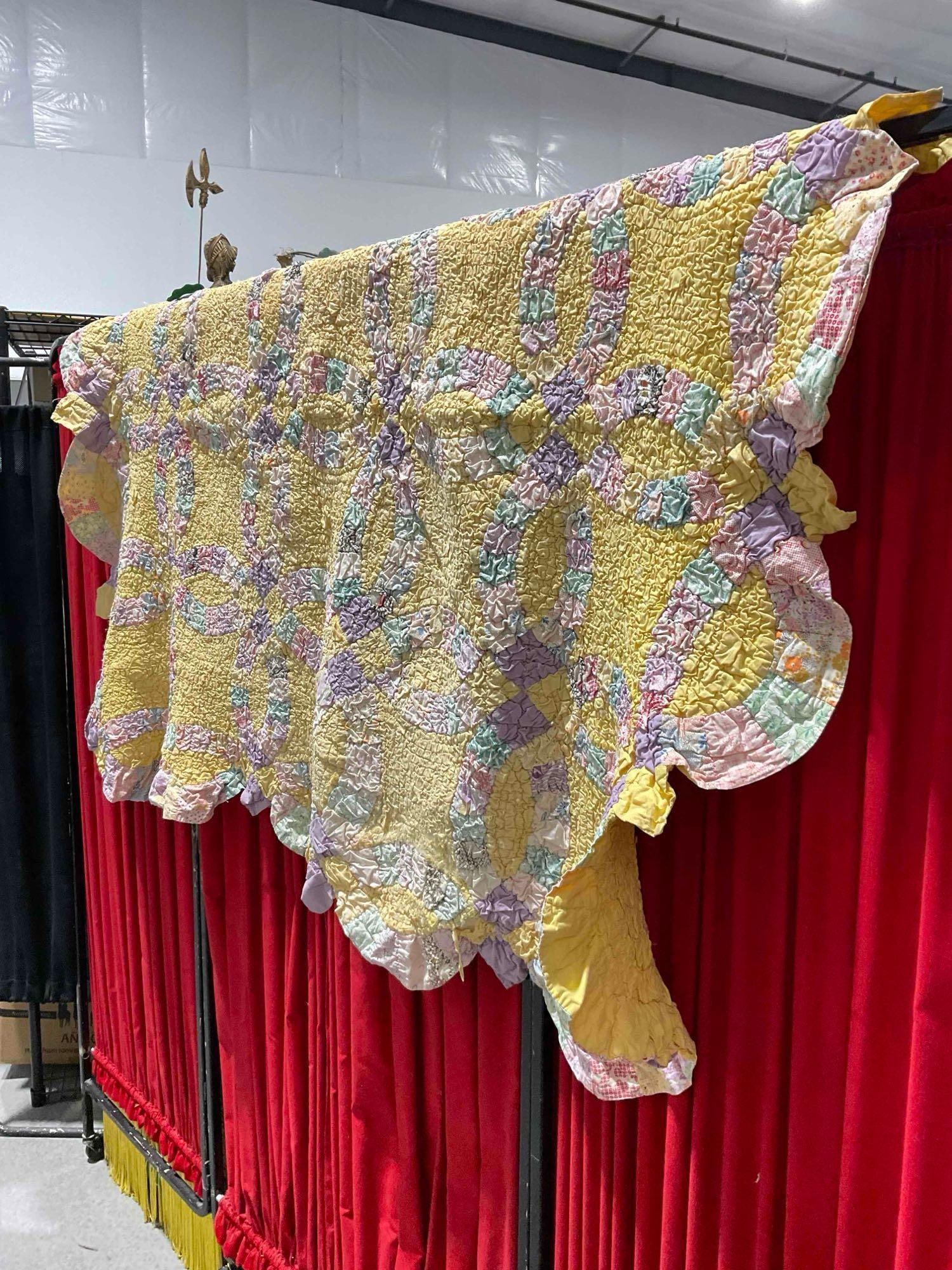 Vintage Hand Quilted Purple & Yellow Double Wedding Ring Blanket Bedspread. 55" x 48" x 1" - 3