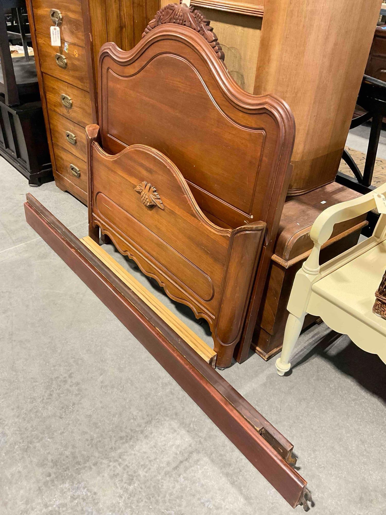 Vintage Davis Cabinet Company Walnut Wood Twin Bed Frame w/ Carved Grape Details. See pics. - 3