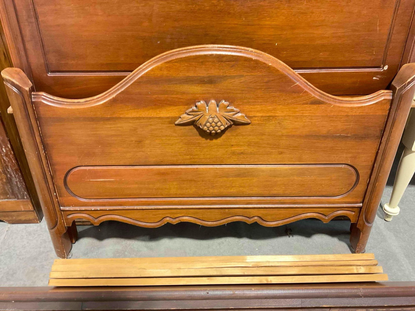 Vintage Davis Cabinet Company Walnut Wood Twin Bed Frame w/ Carved Grape Details. See pics. - 5