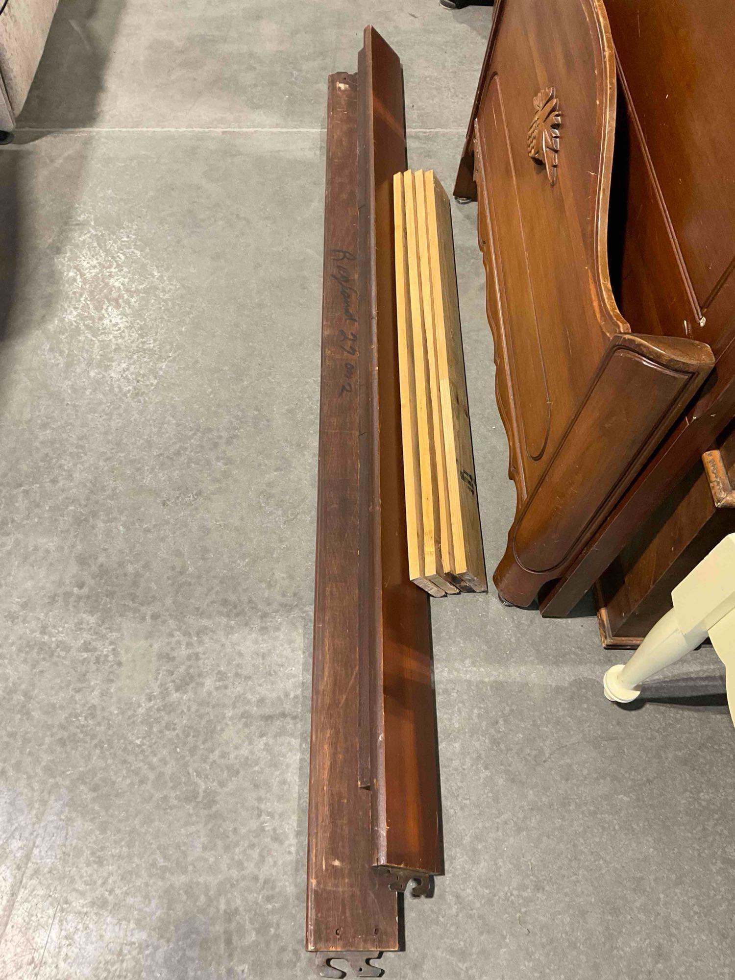 Vintage Davis Cabinet Company Walnut Wood Twin Bed Frame w/ Carved Grape Details. See pics. - 7
