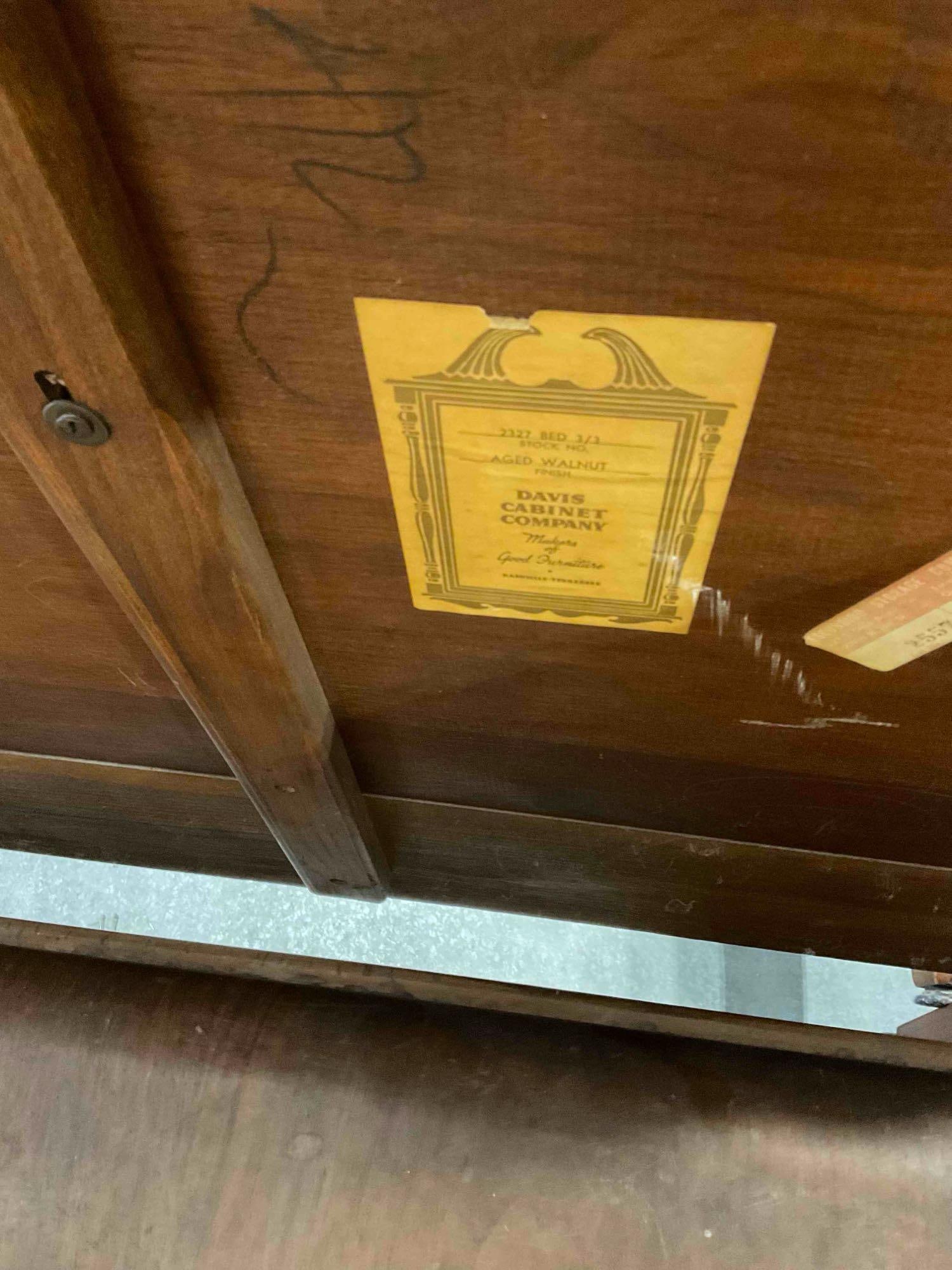 Vintage Davis Cabinet Company Walnut Wood Twin Bed Frame w/ Carved Grape Details. See pics. - 8