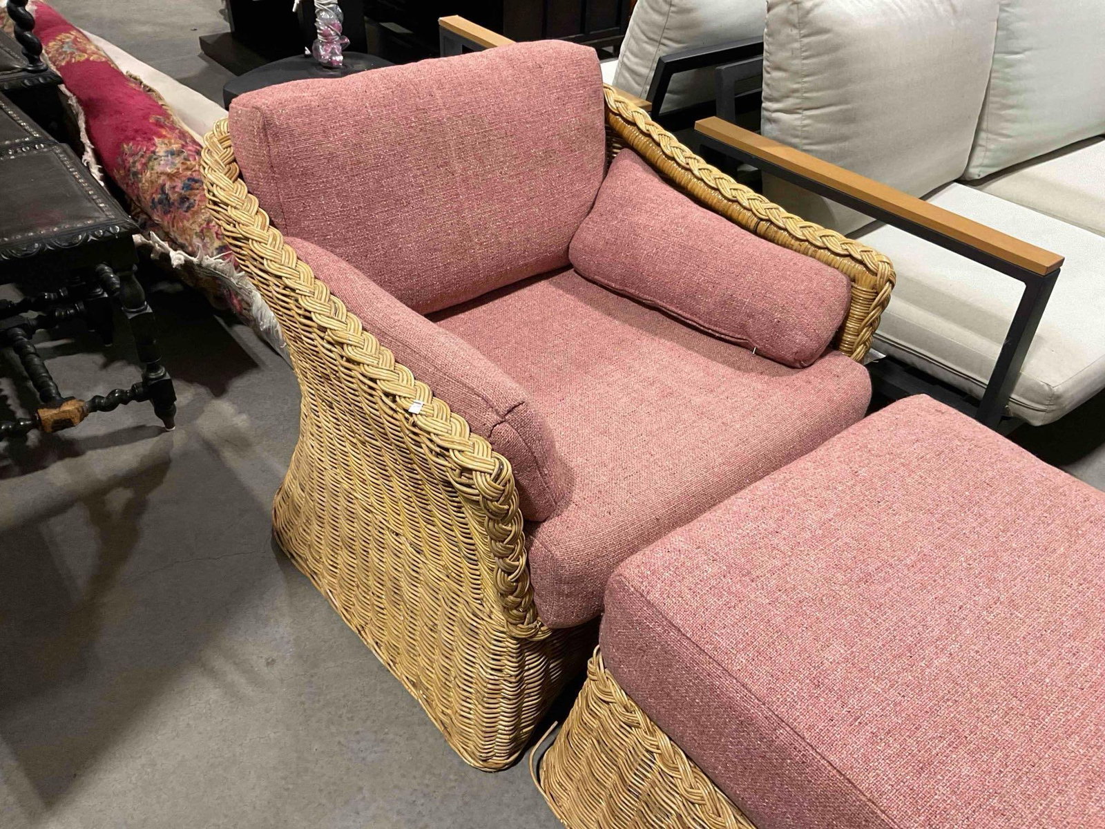 Vintage Wicker Armchair & Ottoman w/ Heathered Pink Cushions. See pics. - 3
