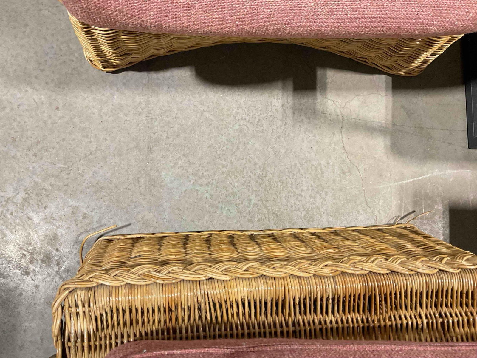 Vintage Wicker Armchair & Ottoman w/ Heathered Pink Cushions. See pics. - 4