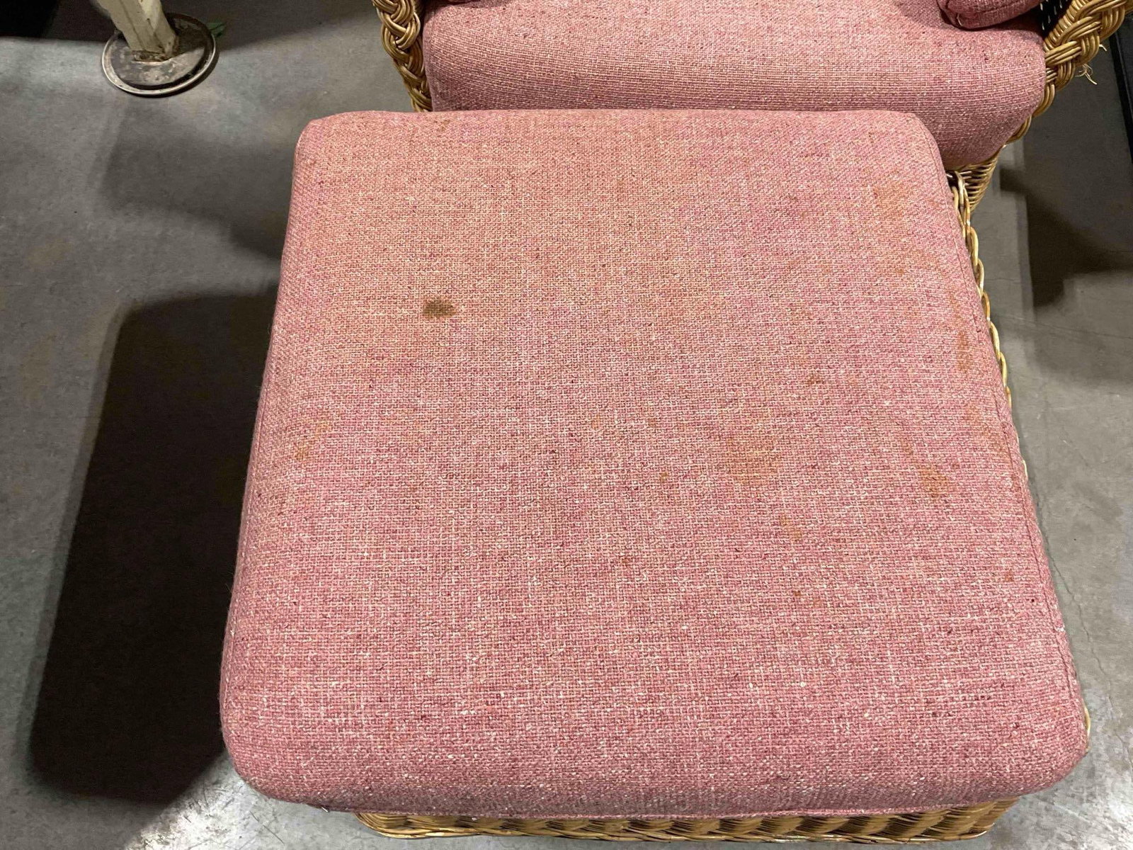 Vintage Wicker Armchair & Ottoman w/ Heathered Pink Cushions. See pics. - 8
