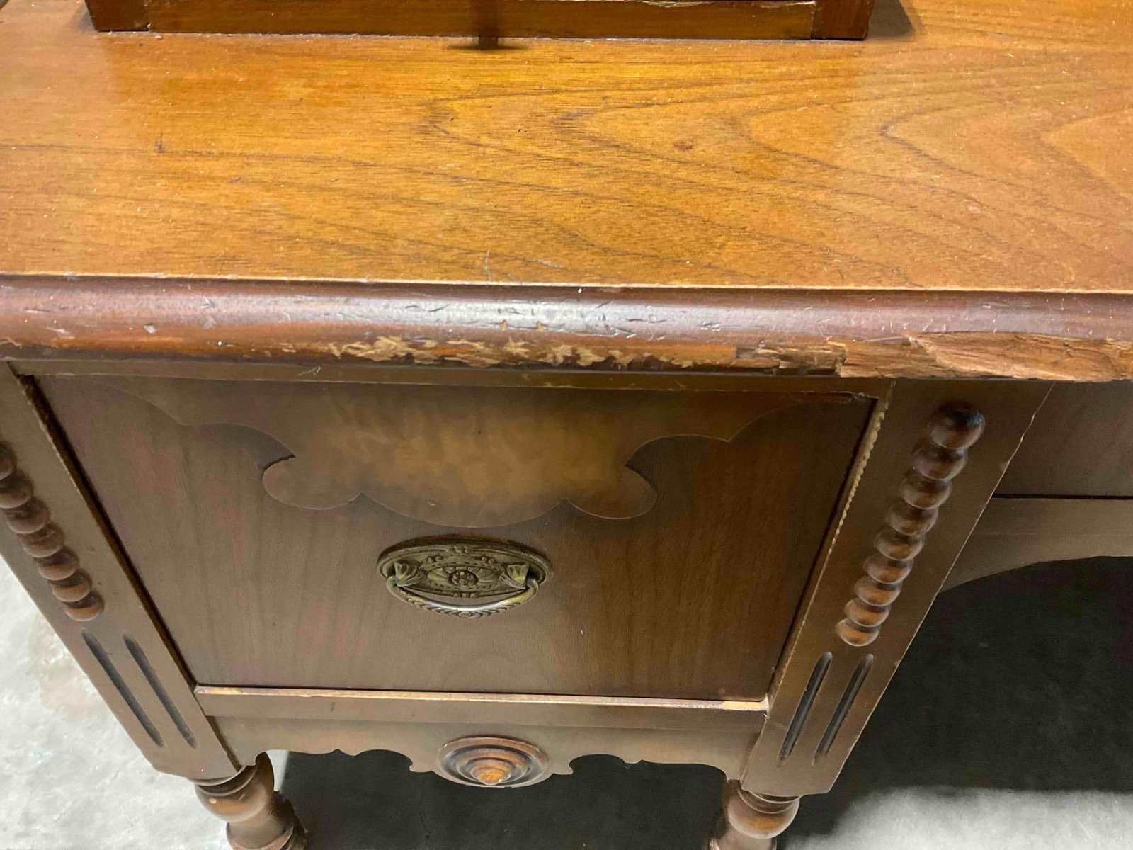Vintage Charming Walnut? Wood Vanity w/ Standing Mirror & 5 Drawers. See pictures. - 10