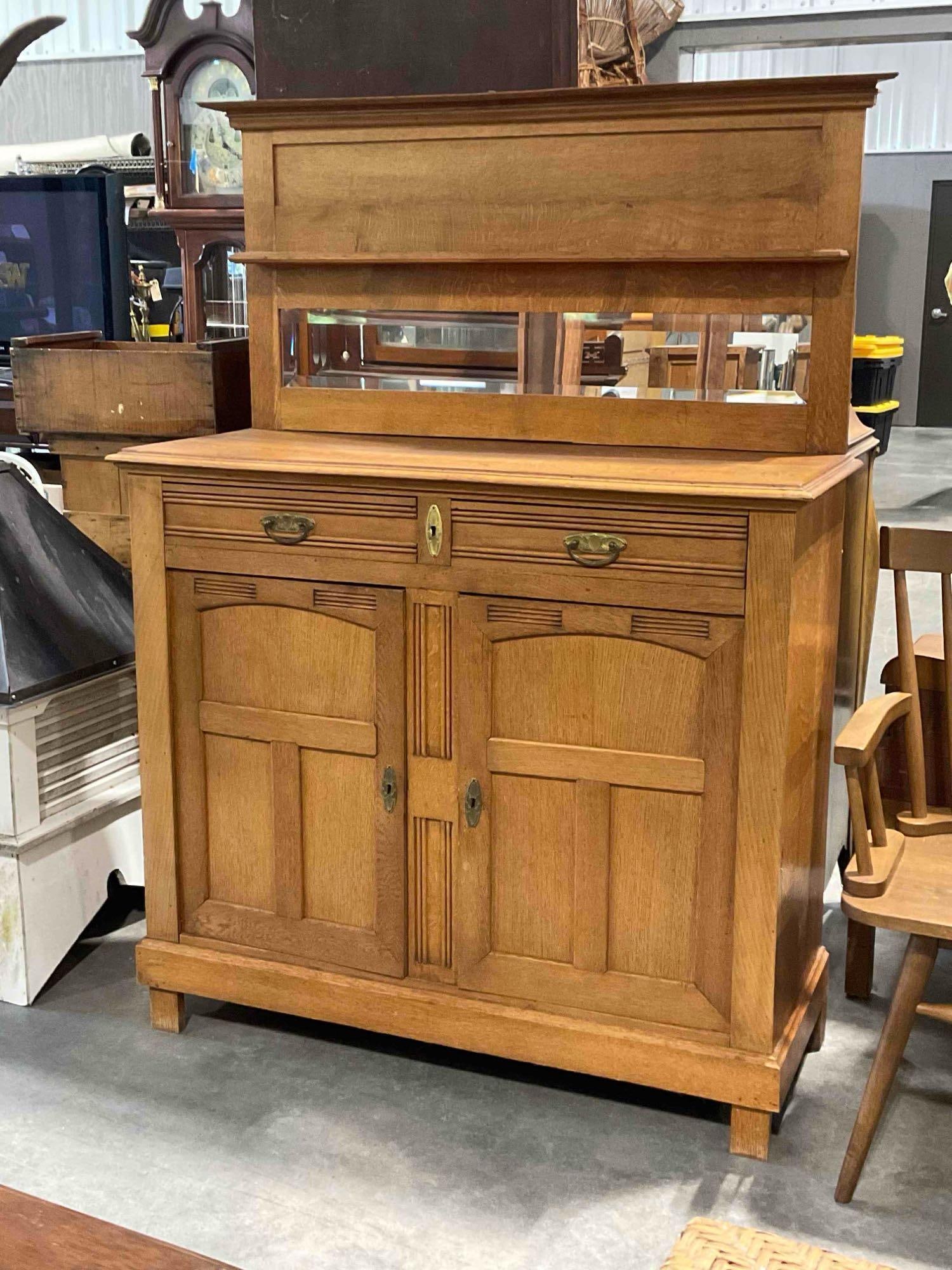 Antique? Arts & Crafts Style Quarter Sawn Tiger Oak Buffet Sideboard w/ Mirrored Backsplash. - 2
