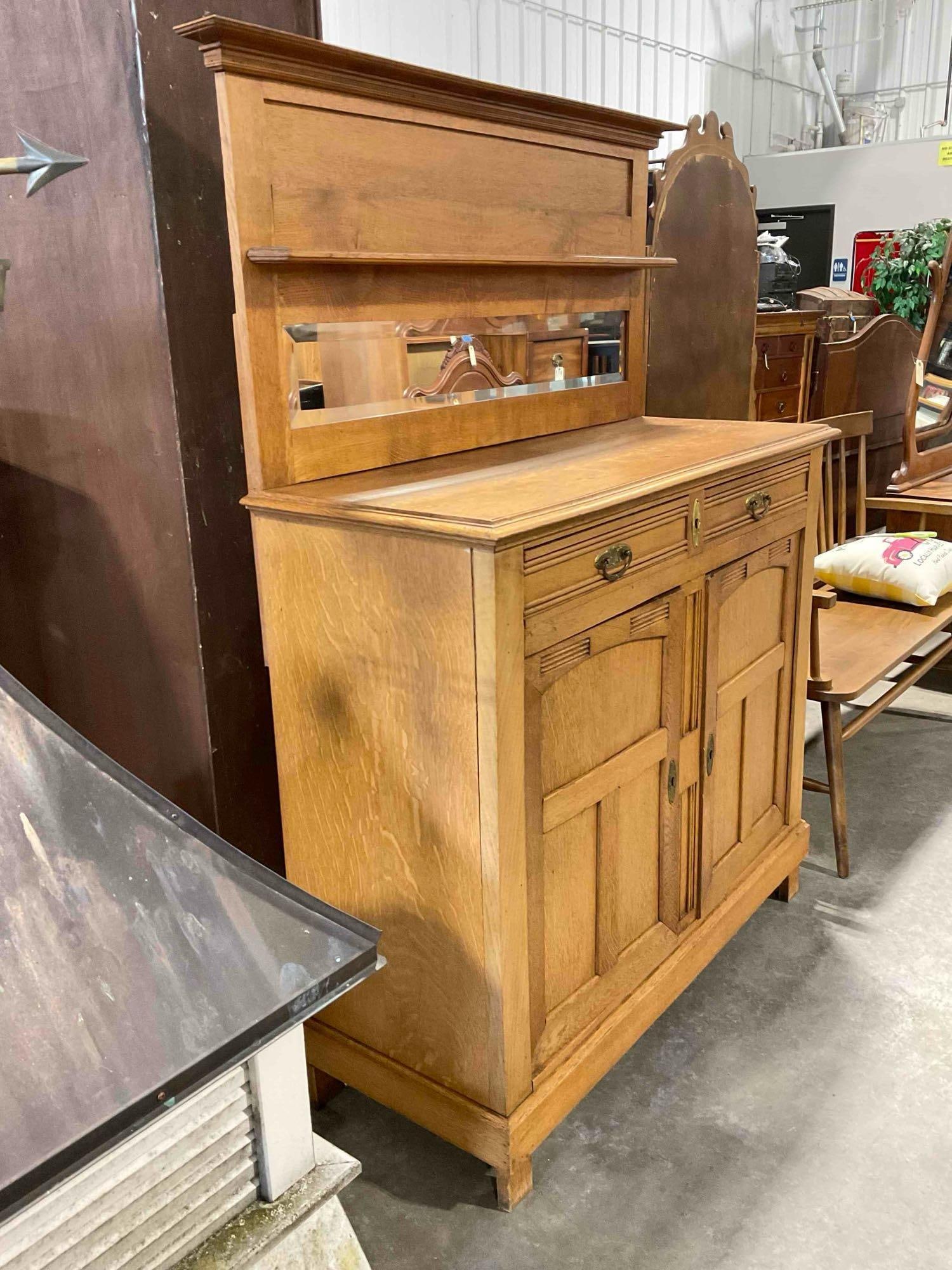 Antique? Arts & Crafts Style Quarter Sawn Tiger Oak Buffet Sideboard w/ Mirrored Backsplash. - 3