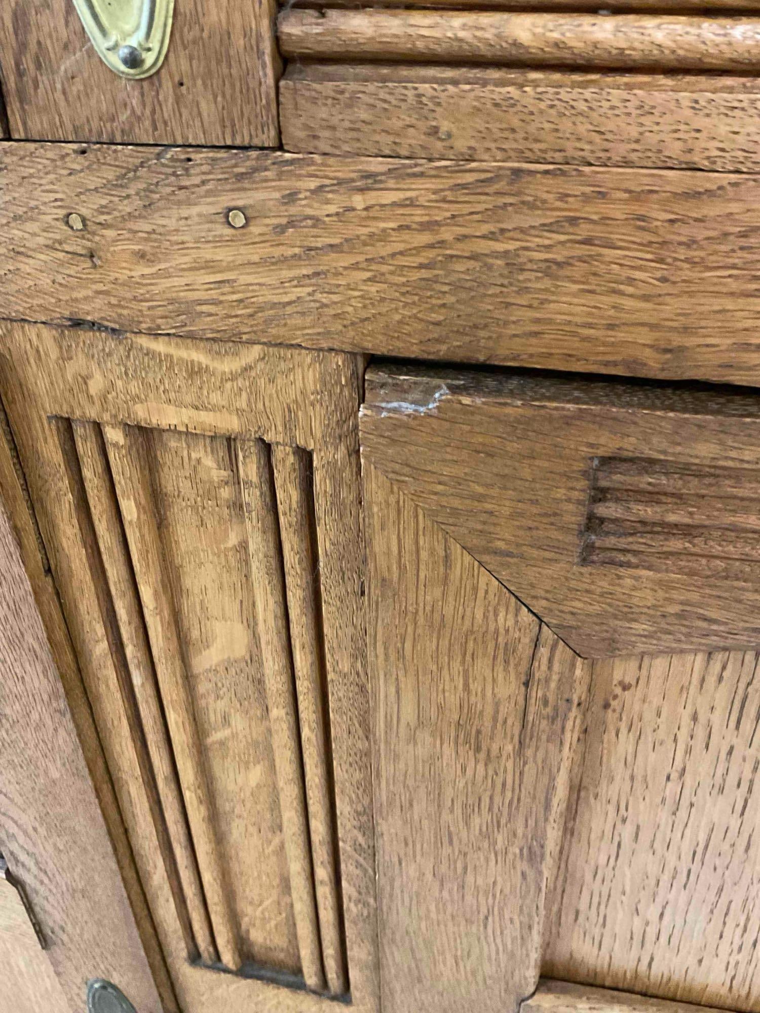 Antique? Arts & Crafts Style Quarter Sawn Tiger Oak Buffet Sideboard w/ Mirrored Backsplash. - 5
