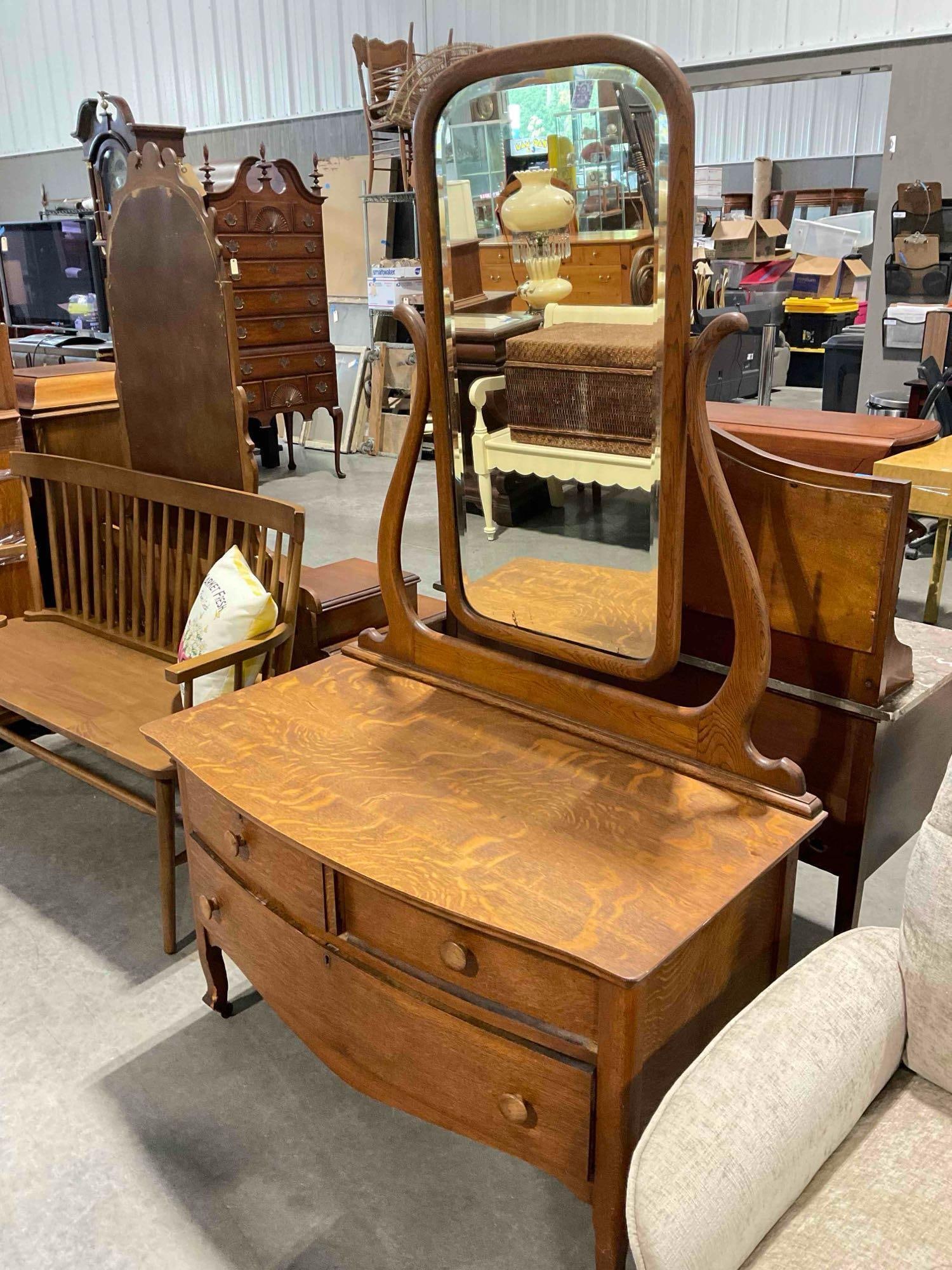 Lovely Antique Quarter Sawn Tiger Oak Wood Vanity w/ Revolving Mirror & 3 Drawers. See pics. - 3