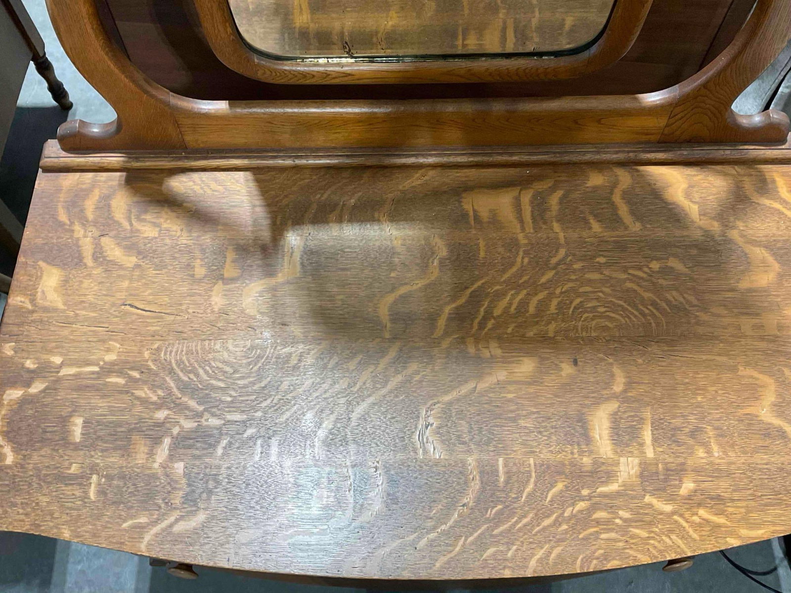 Lovely Antique Quarter Sawn Tiger Oak Wood Vanity w/ Revolving Mirror & 3 Drawers. See pics. - 7