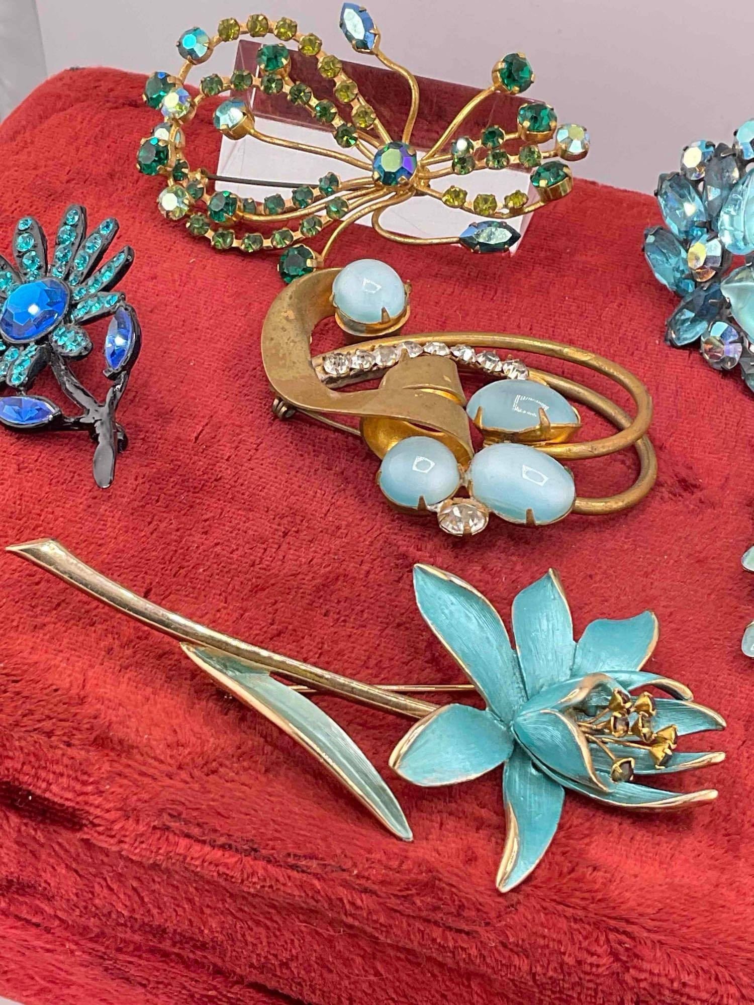 6 pcs Vintage Ladies' Costume Jewelry Rhinestone Brooch Pin Collection. See pics. - 3