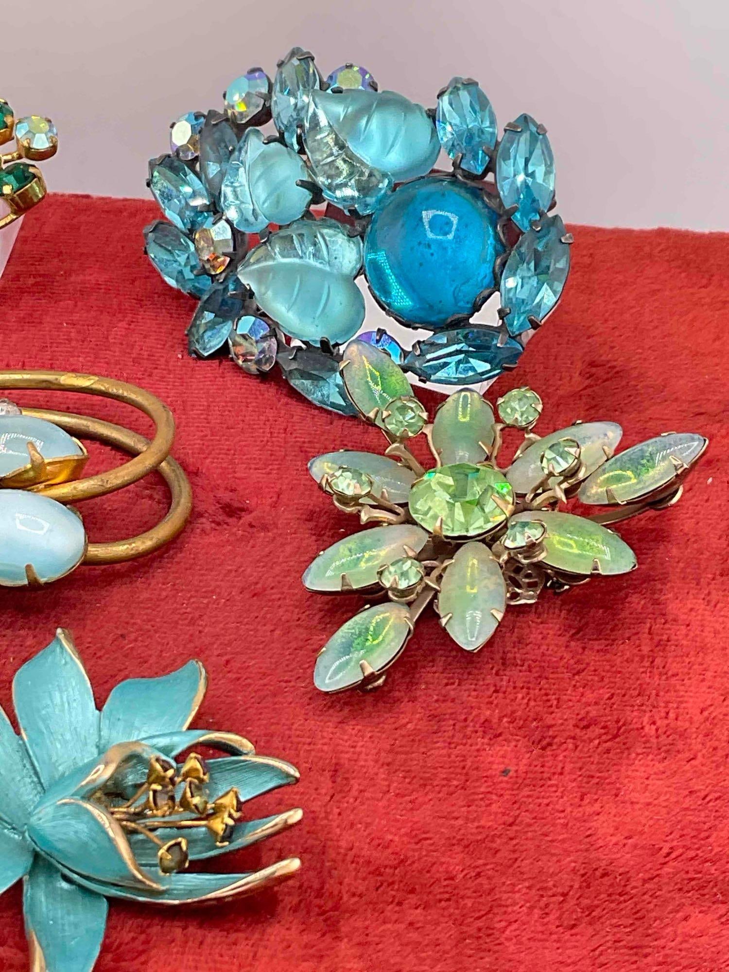 6 pcs Vintage Ladies' Costume Jewelry Rhinestone Brooch Pin Collection. See pics. - 4