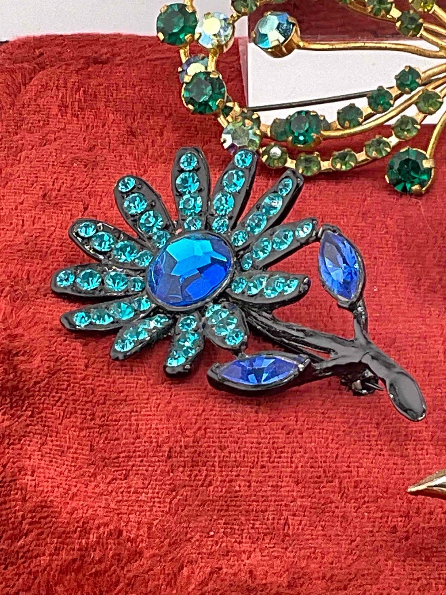 6 pcs Vintage Ladies' Costume Jewelry Rhinestone Brooch Pin Collection. See pics. - 5
